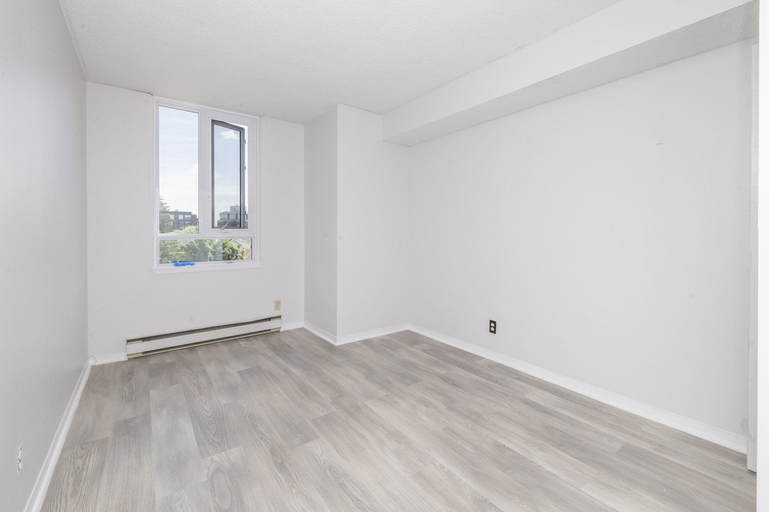 503-420 Lewis - Grant Real Estate - 014.jpg