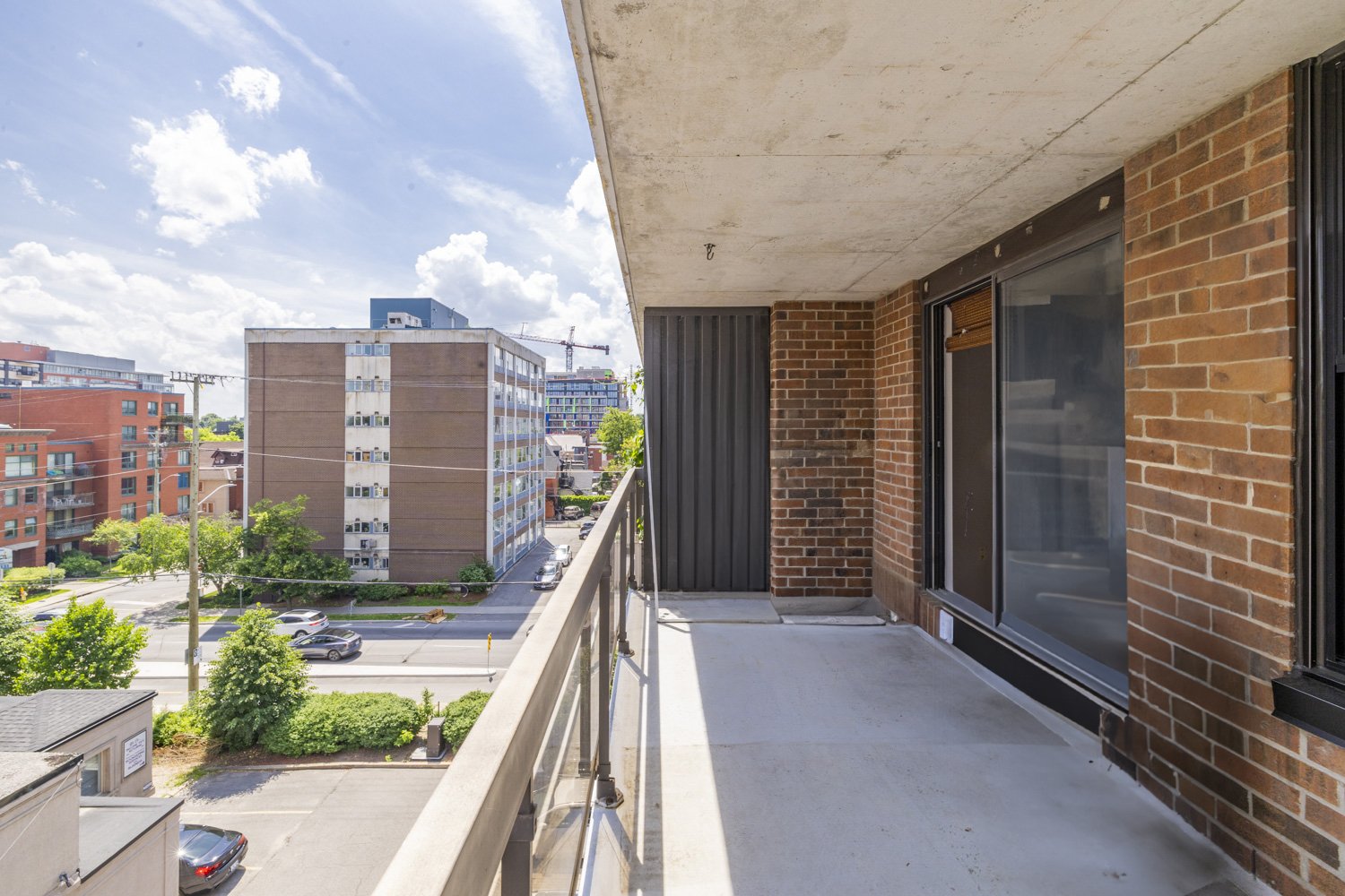 503-420 Lewis - Grant Real Estate - 025.jpg