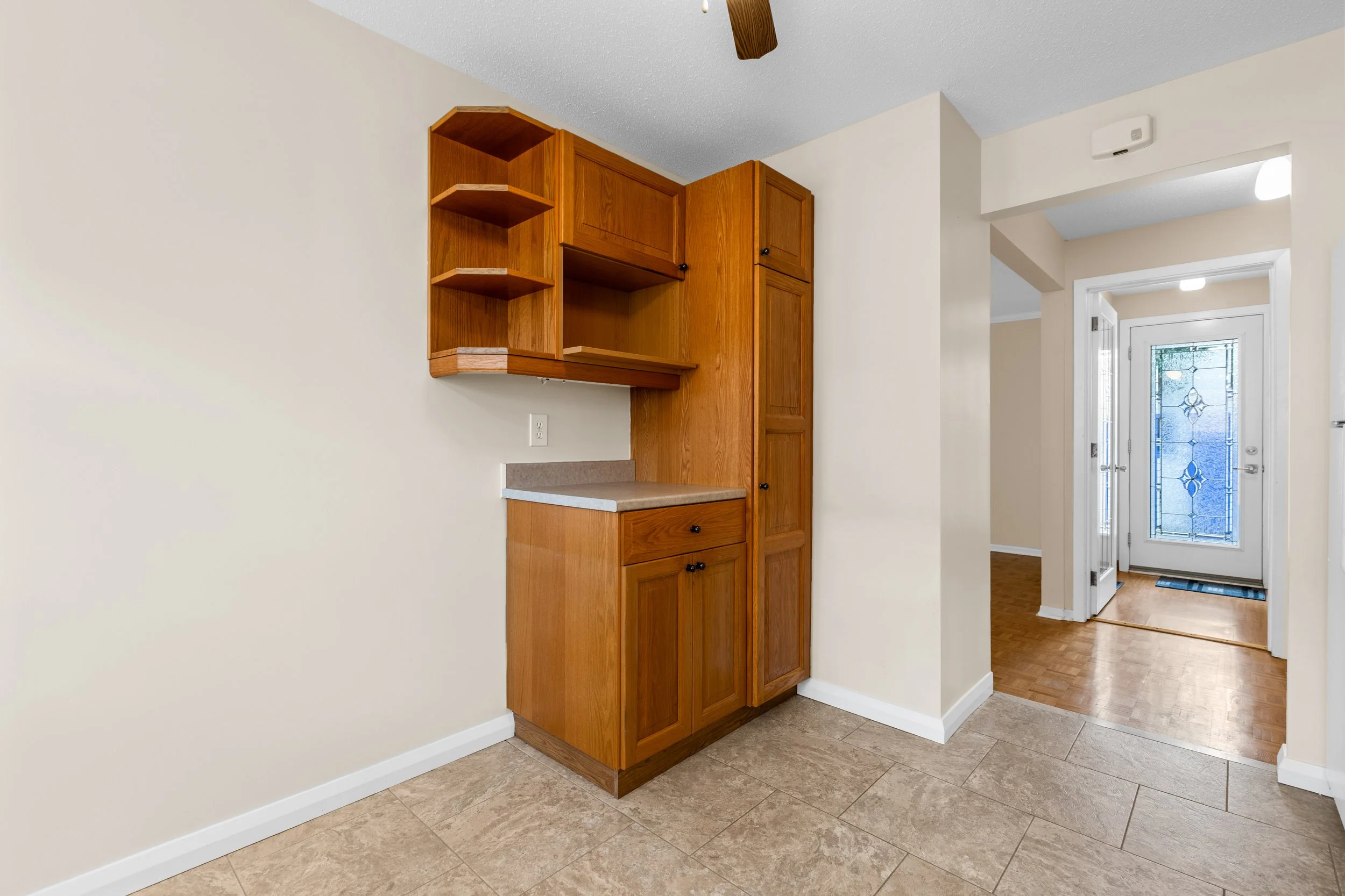 153 David - Grant Real Estate - 010.JPG