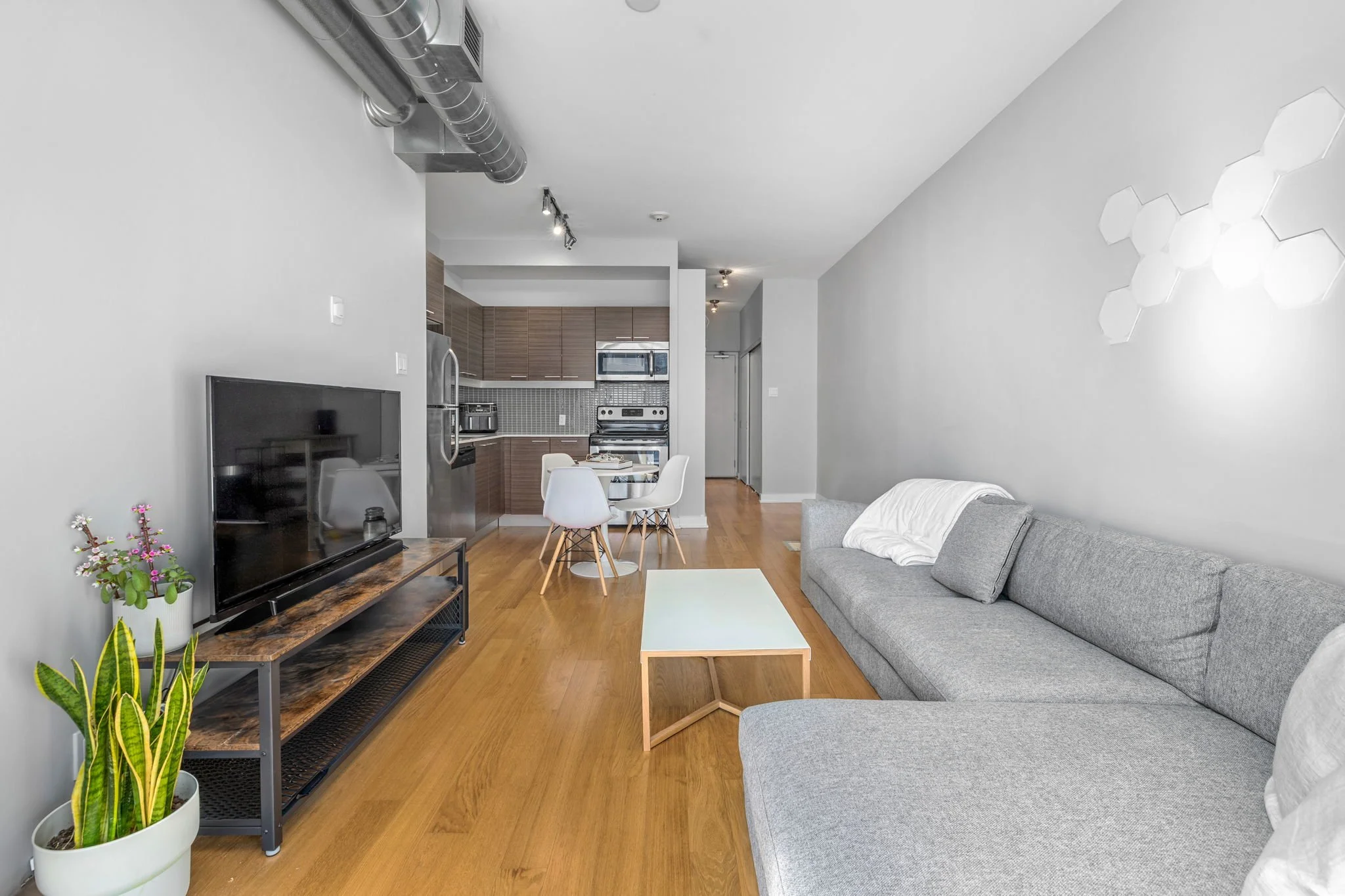 318-354 Gladstone - Grant Real Estate - 09.jpg