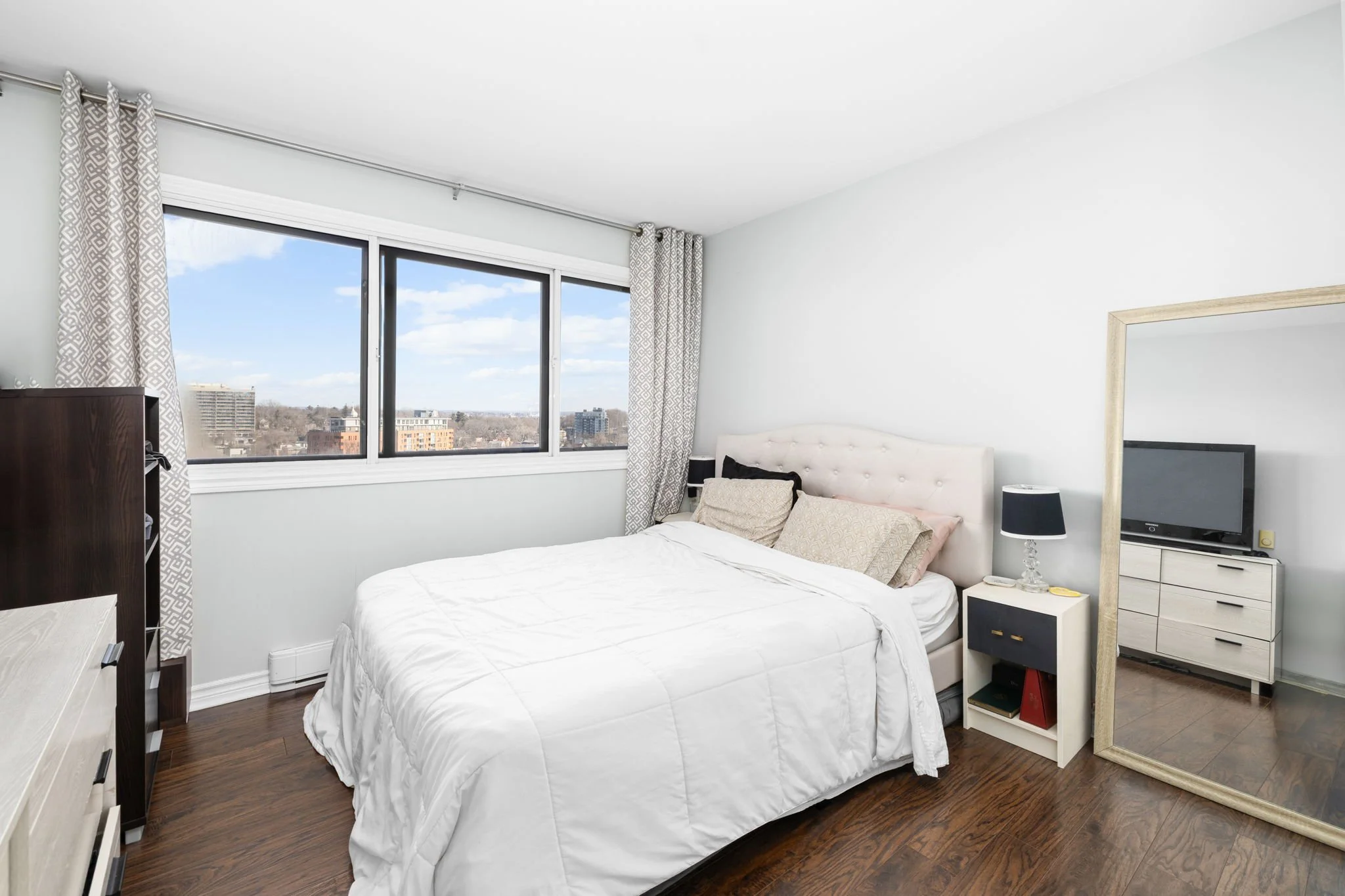 1114-40 Landry - Grant Real Estate - 011.jpg