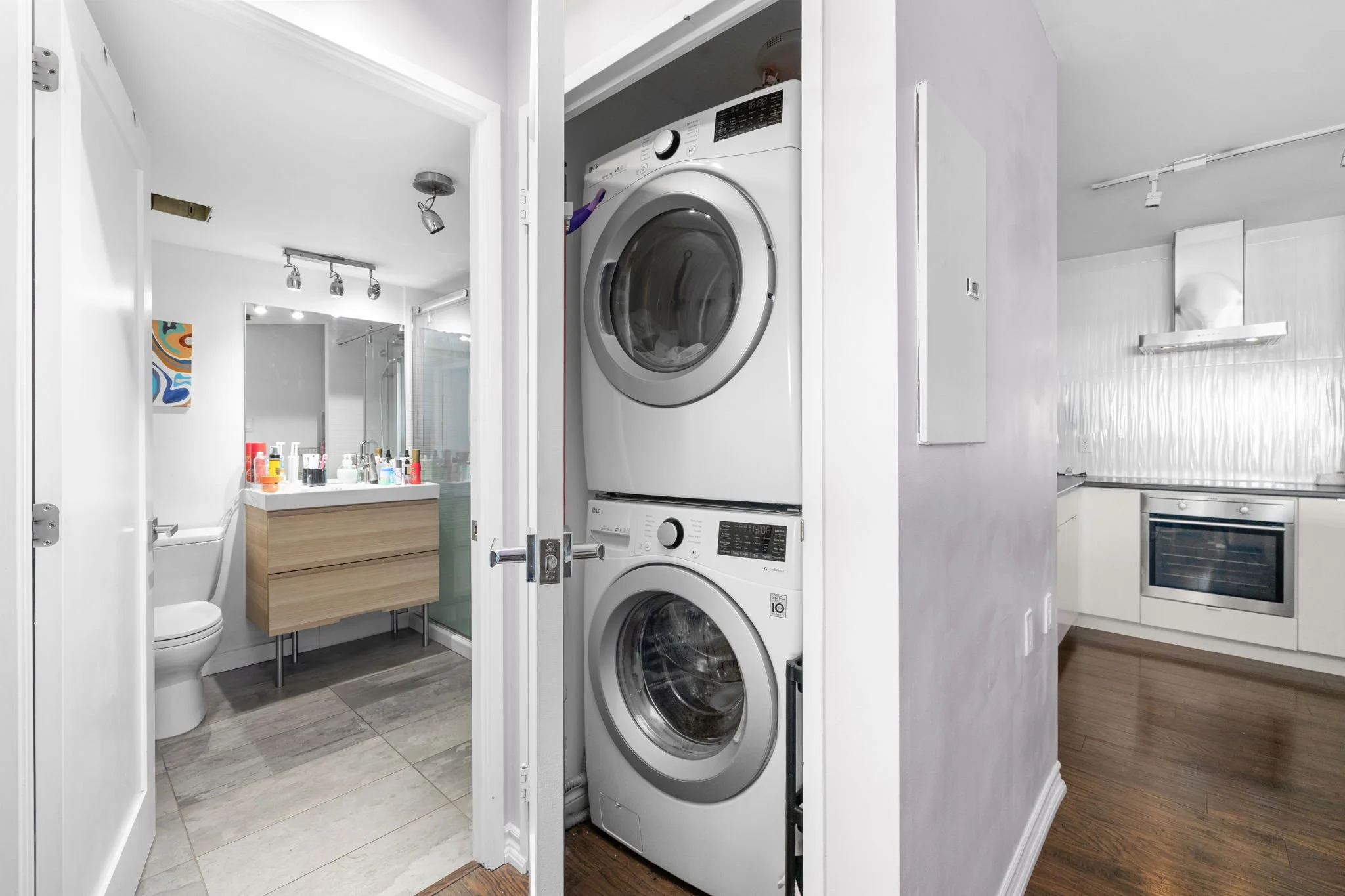 1114-40 Landry - Grant Real Estate - 013.jpg