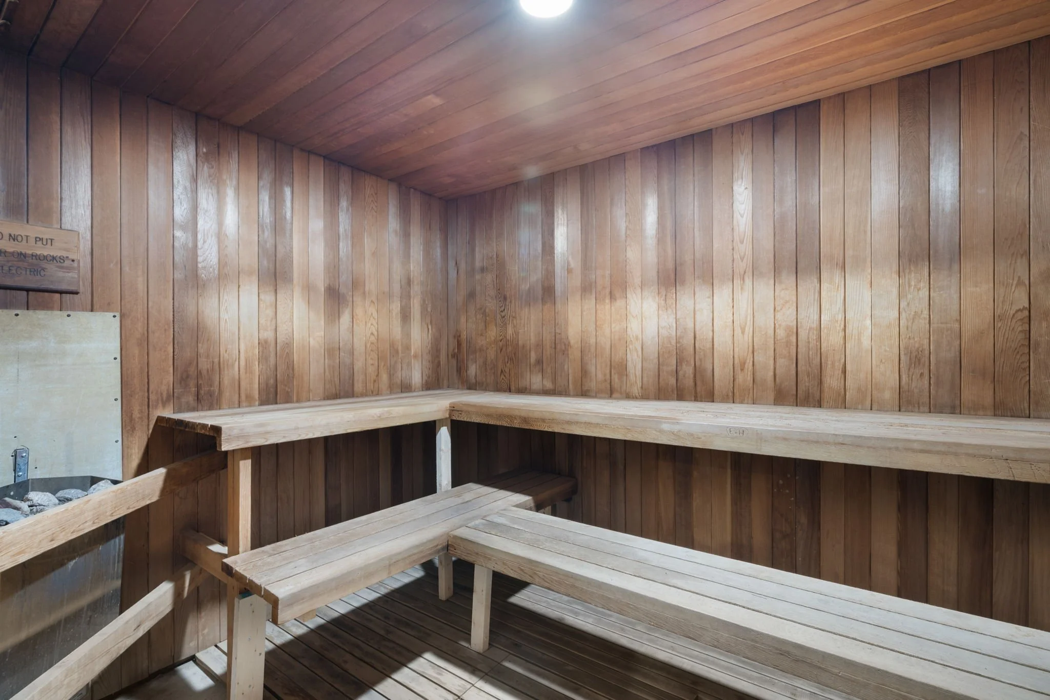 1114-40 Landry - Grant Real Estate - 016.jpg