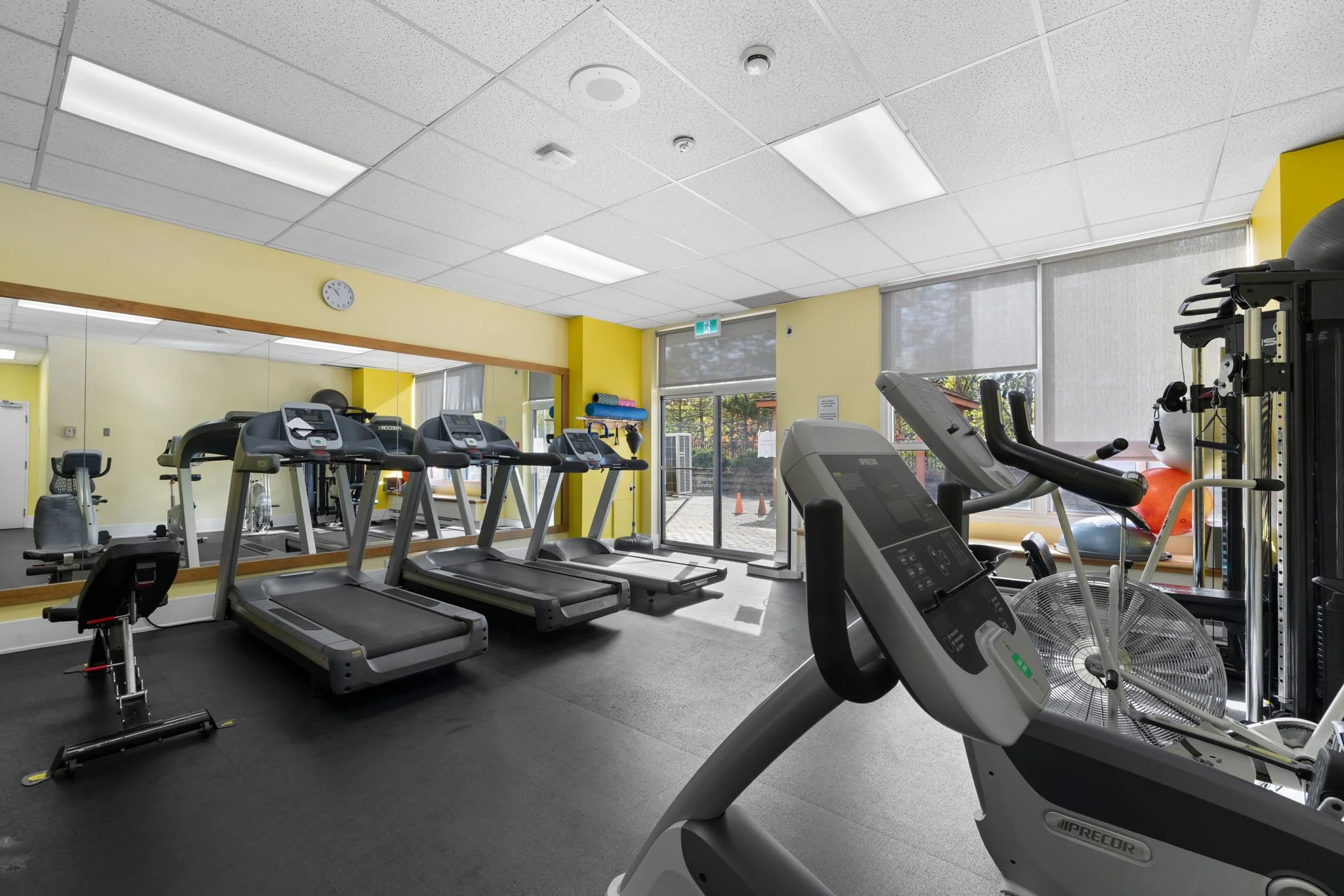 1114-40 Landry - Grant Real Estate - 017.jpg