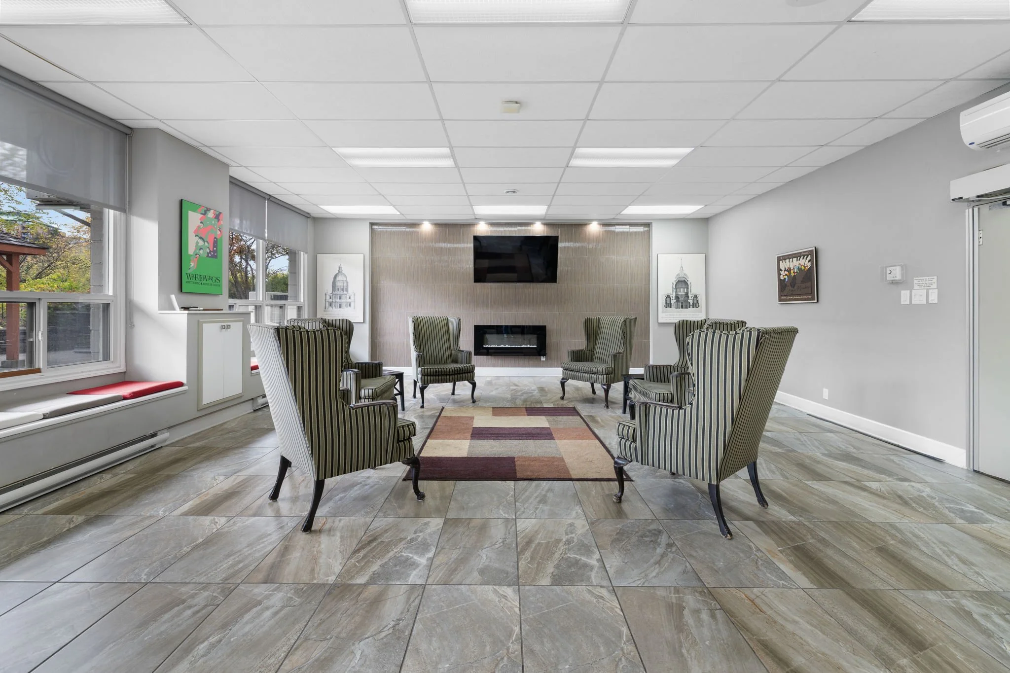 1114-40 Landry - Grant Real Estate - 019.jpg