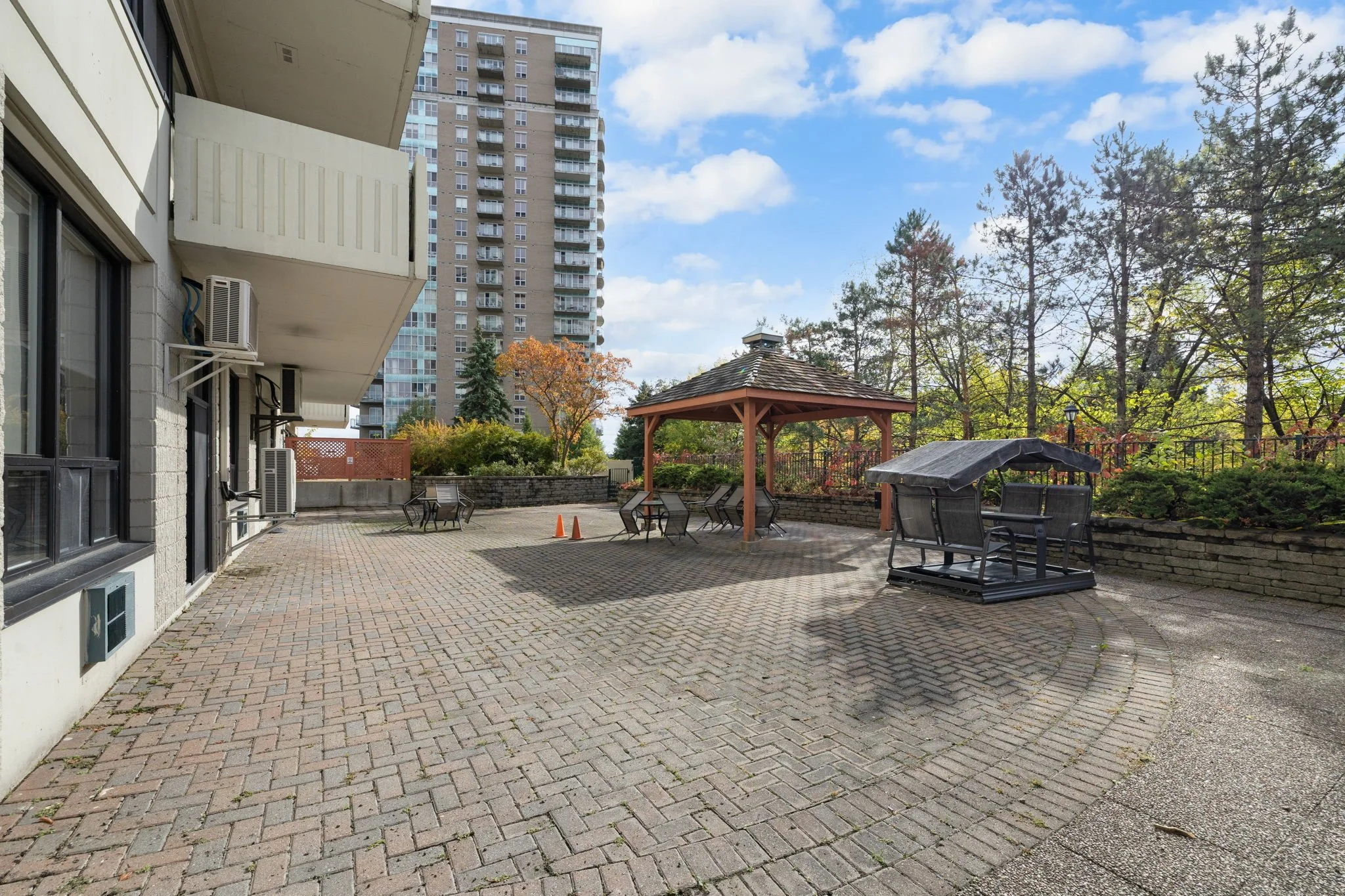 1114-40 Landry - Grant Real Estate - 020.jpg