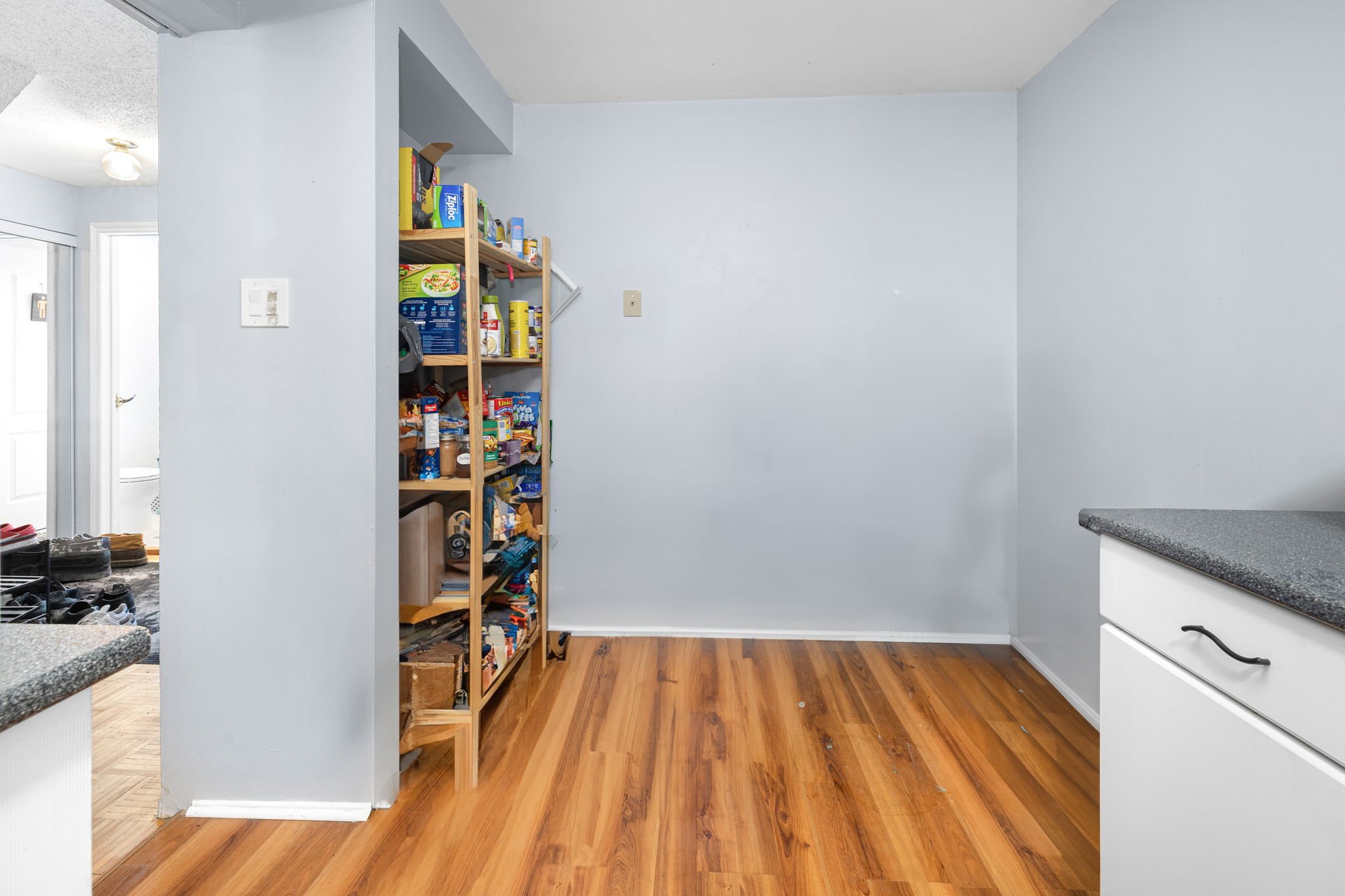 10 E Millrise - Grant Real Estate - 012.jpg