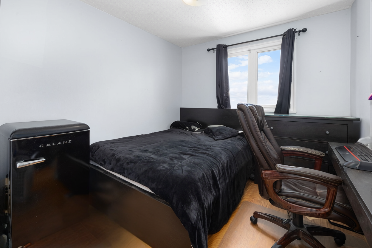 10 E Millrise - Grant Real Estate - 015.png