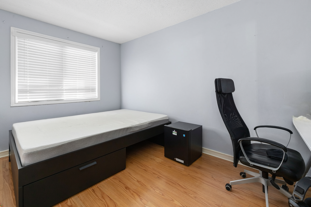 10 E Millrise - Grant Real Estate - 016.png