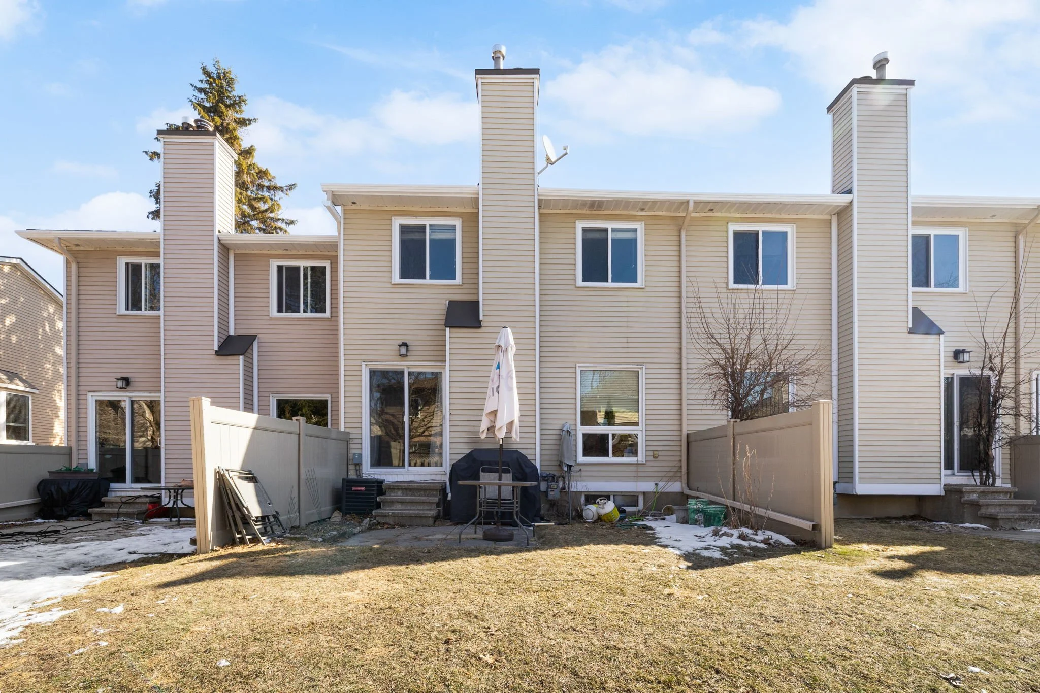 10 E Millrise - Grant Real Estate - 019.jpg