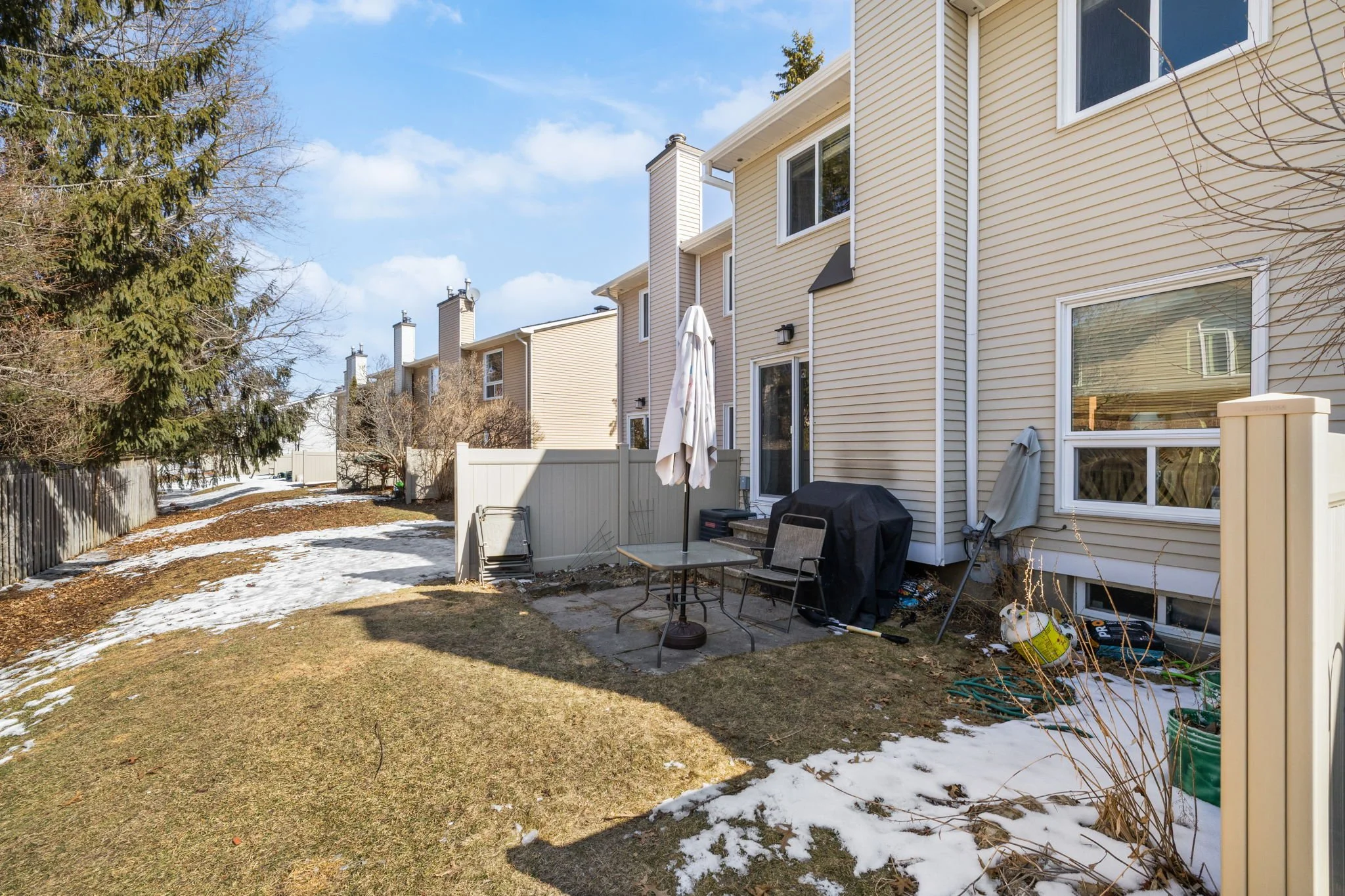 10 E Millrise - Grant Real Estate - 020.jpg