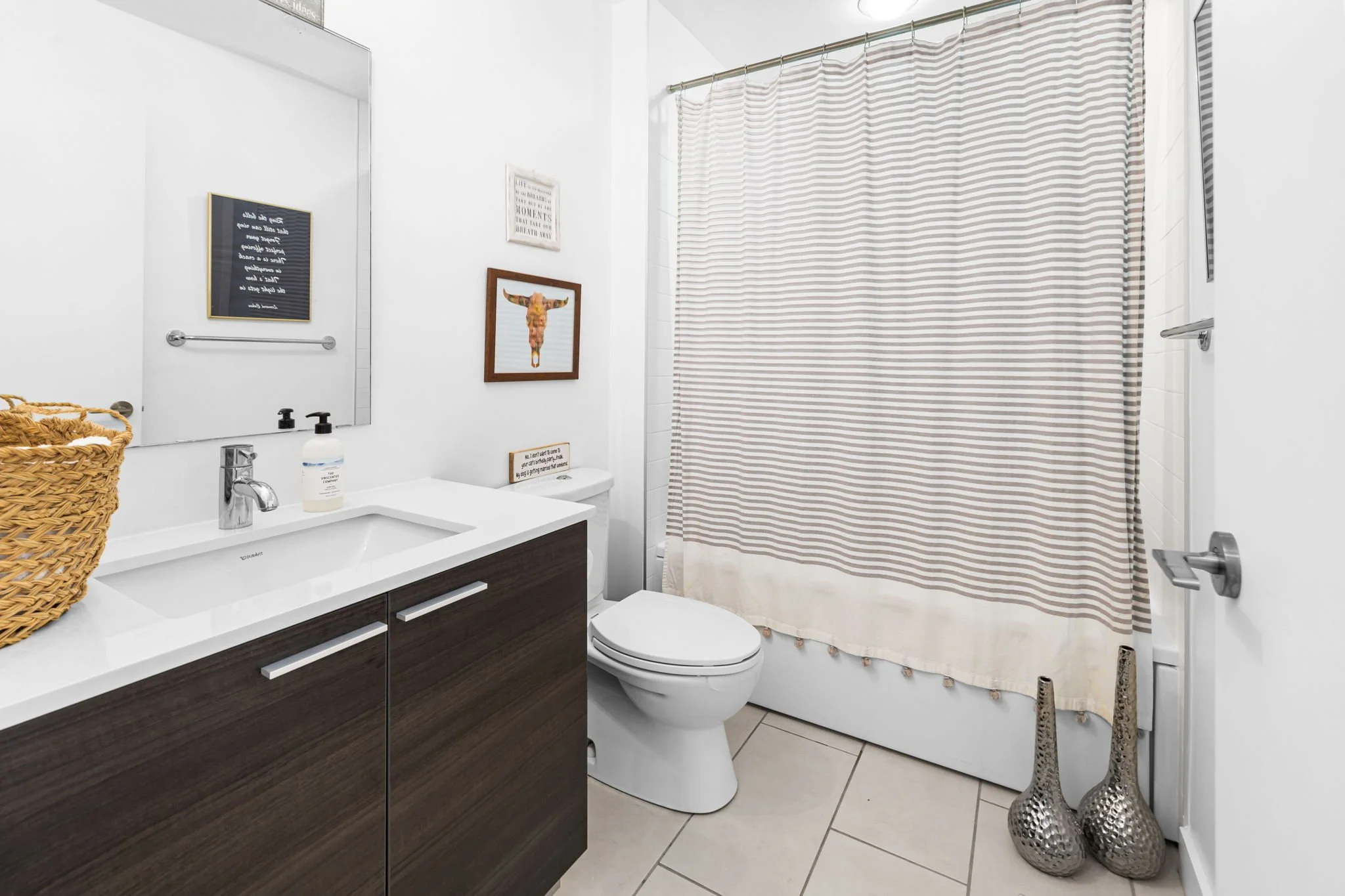 622-349 Mcleod - Grant Real Estate - 05.jpg