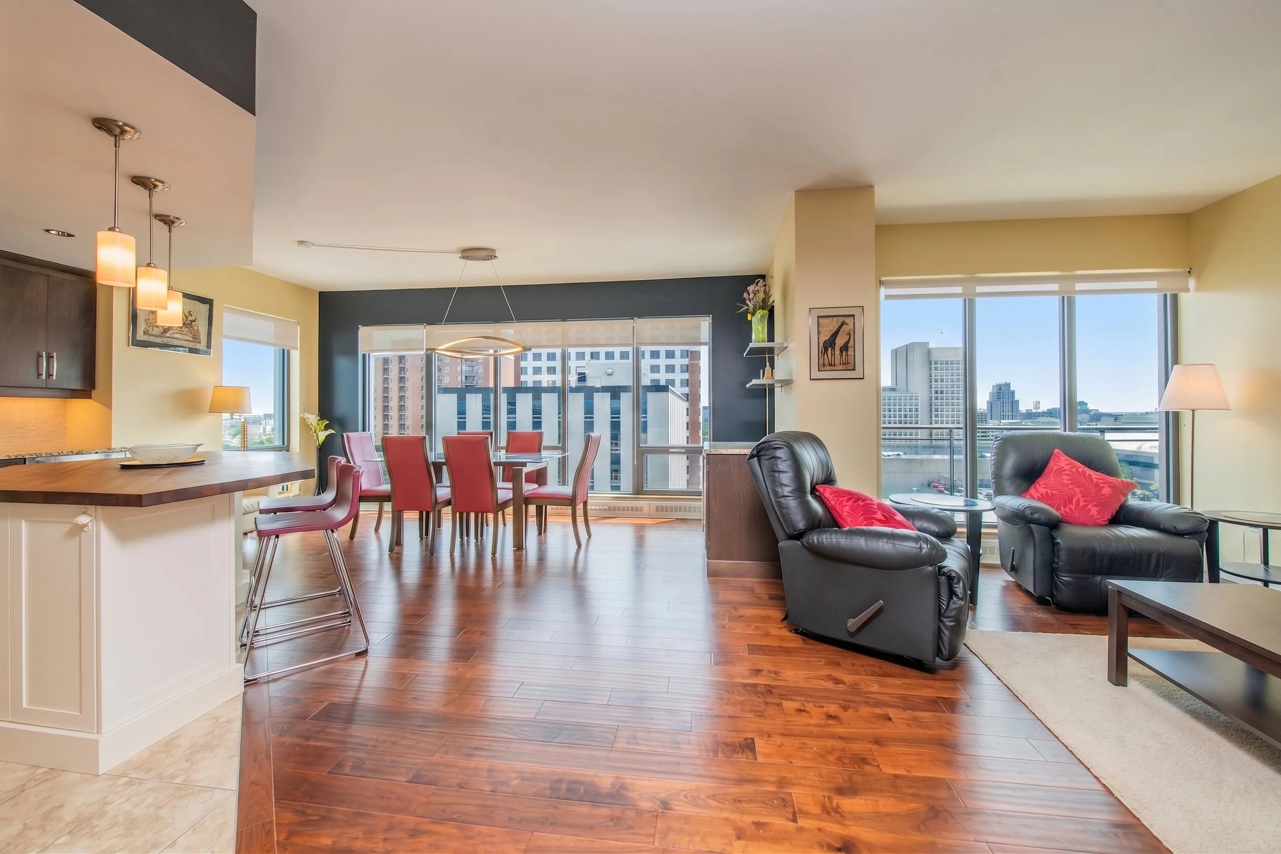 1307-90 George - Grant Real Estate - 05.jpg
