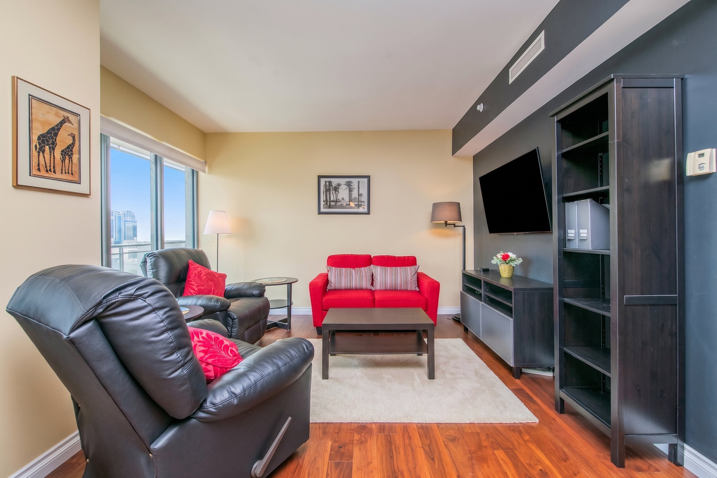 1307-90 George - Grant Real Estate - 011.jpg