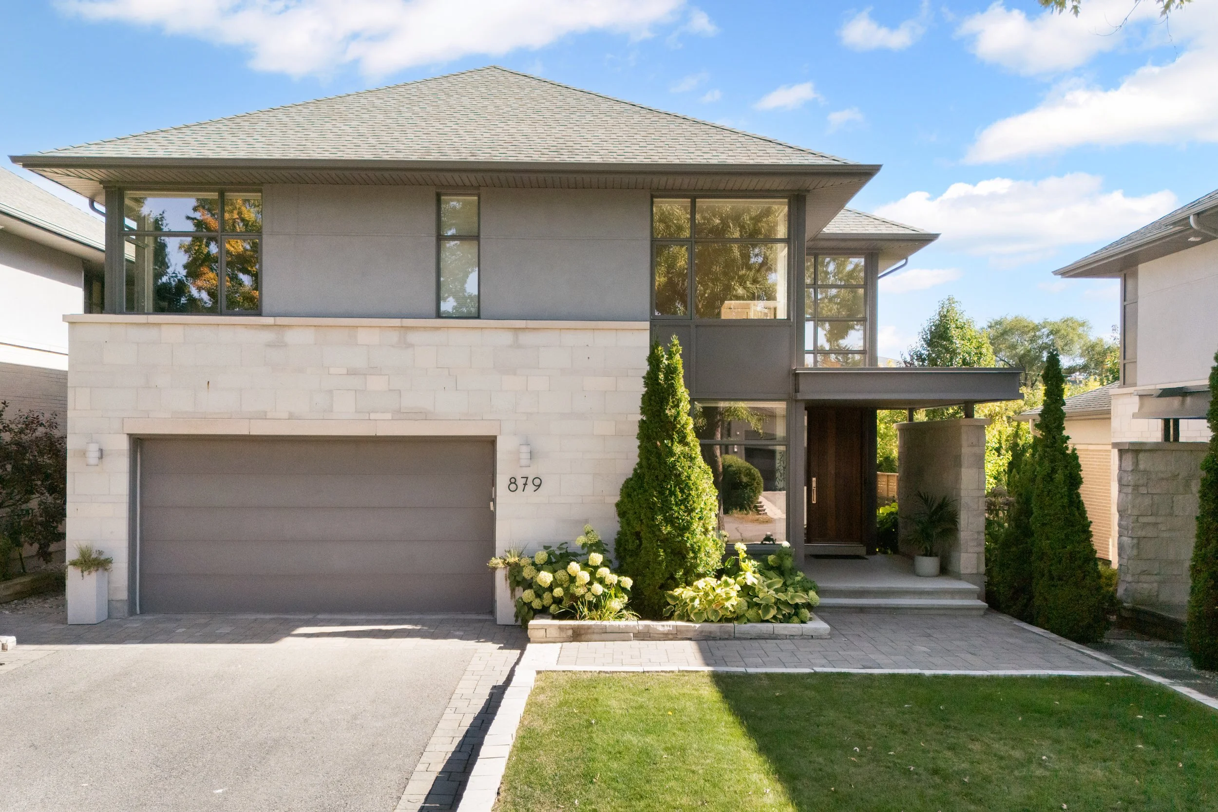 879 Winnington - Grant Real Estate - 01.jpg
