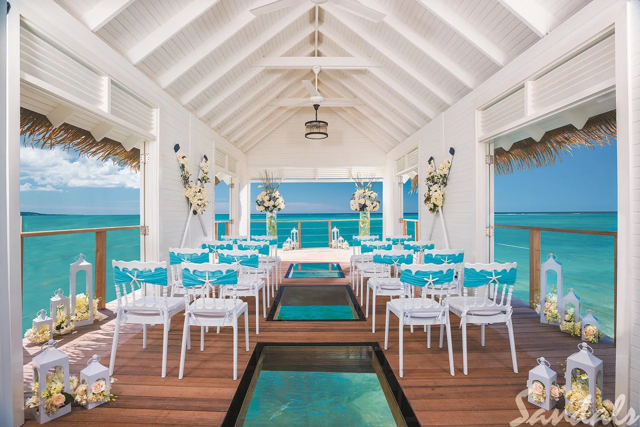 SSC_AISLE_SOCIETY_OVER_THE_WATER_CHAPEL_WEDDING_CEREMONY_SET_UP_164 TRADE.jpg