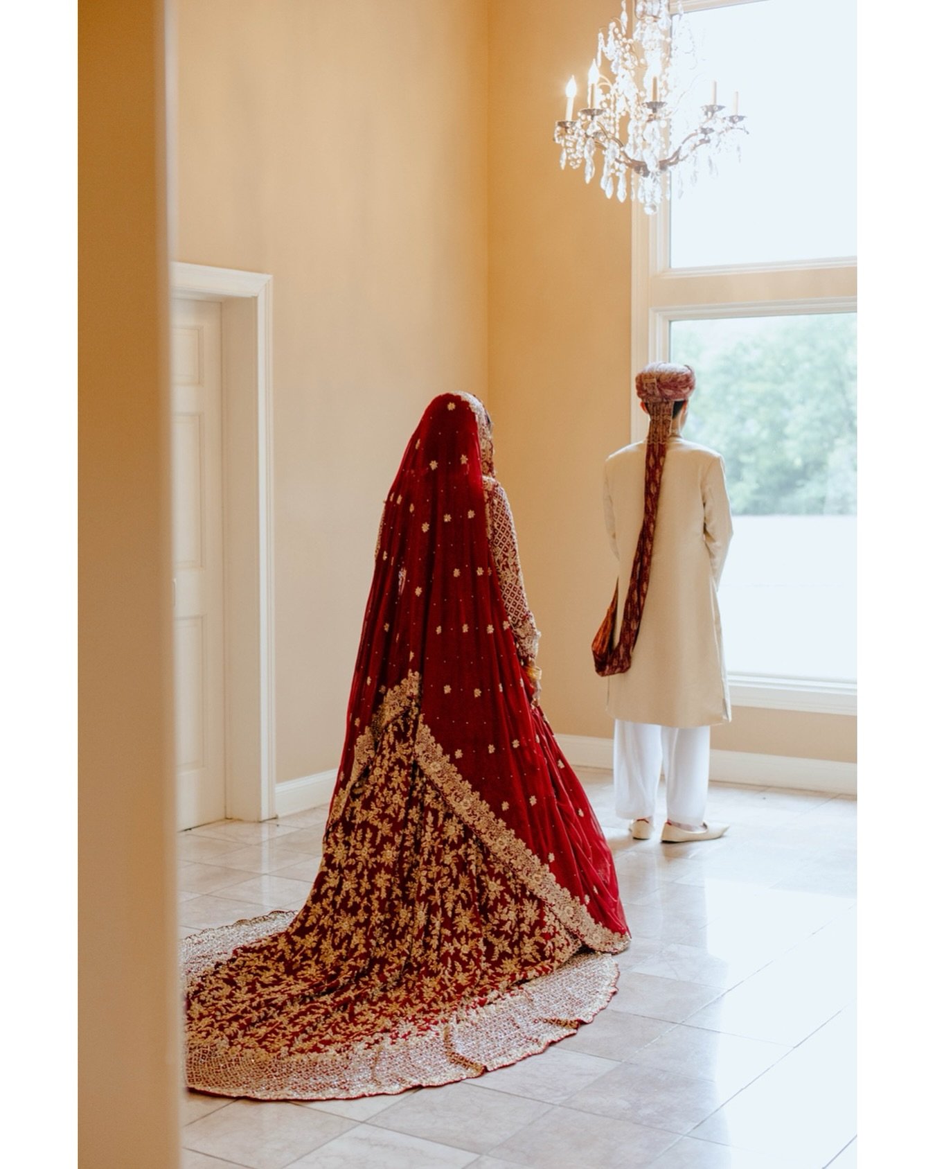 Private first looks have my heart &hearts;️ 

Decor &amp; Planning: @skdesigns.me 
DJ: @djaymajik 
MUAH: @nkstudioandspa 
Venue: @norlyn_manor 
2nd photographer: @photosbyekri 
.
.
.
.
.
#firstlook #wedding #weddingdress #weddingphotography #pakistan