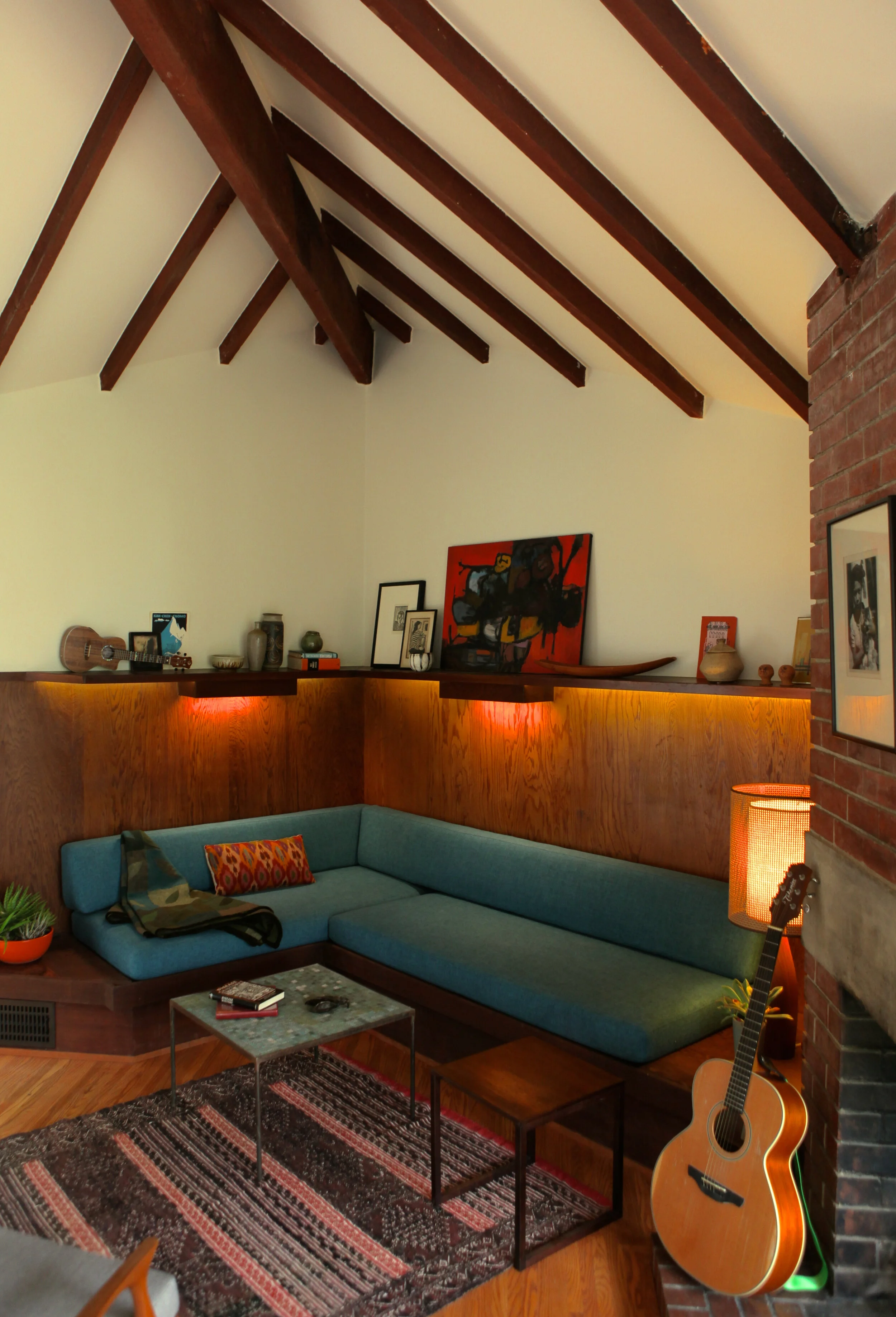 IMG_2809 LIVING ROOM.jpg