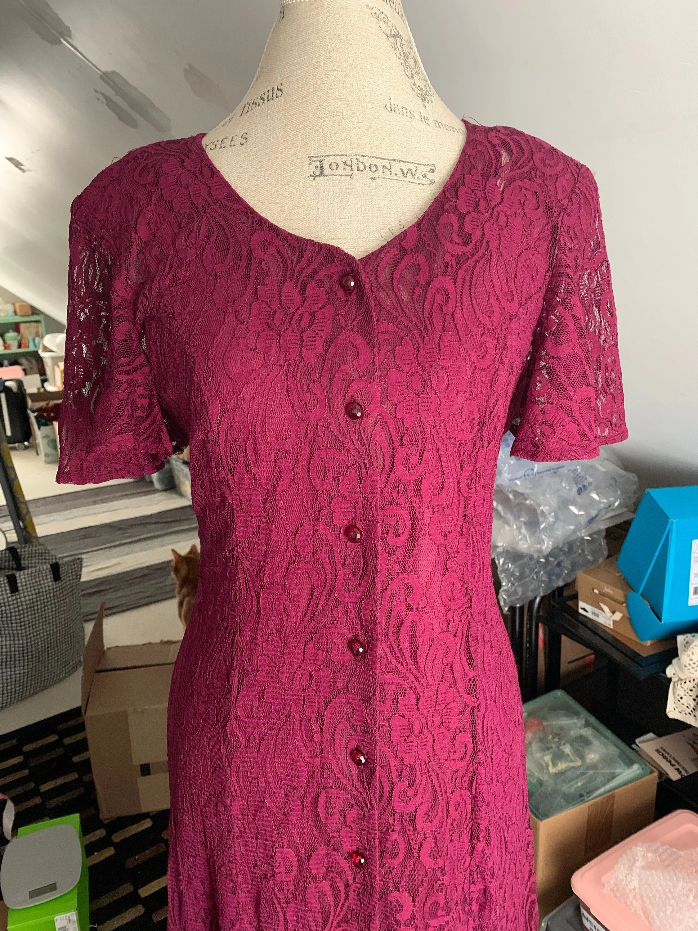 https://i.etsystatic.com/18672551/r/il/b4f177/5928356156/il_fullxfull.5928356156_6v0t.jpg