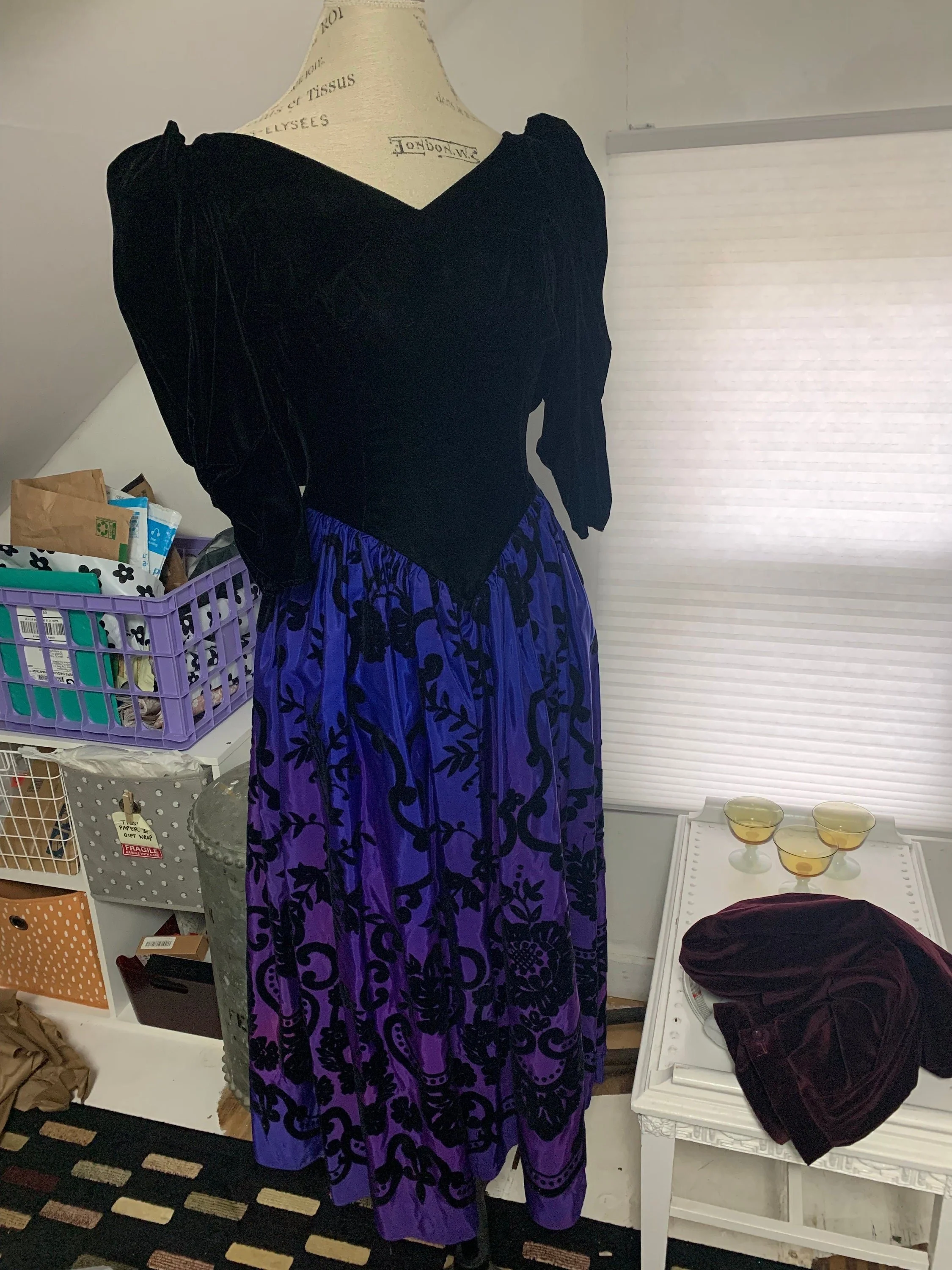 https://i.etsystatic.com/18672551/r/il/fd60ff/5474413833/il_fullxfull.5474413833_j4id.jpg