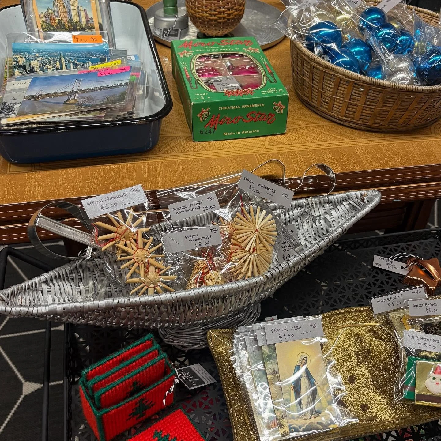 I started sneaking some Christmas into the booth this week&hellip; can&rsquo;t believe it&rsquo;s coming up! 🎄
&bull;
&bull;
&bull;
&bull;
#vintage #vintagechristmasdecor #vintagechristmas #retro #georgesbriard #vintageornaments #shopvintage