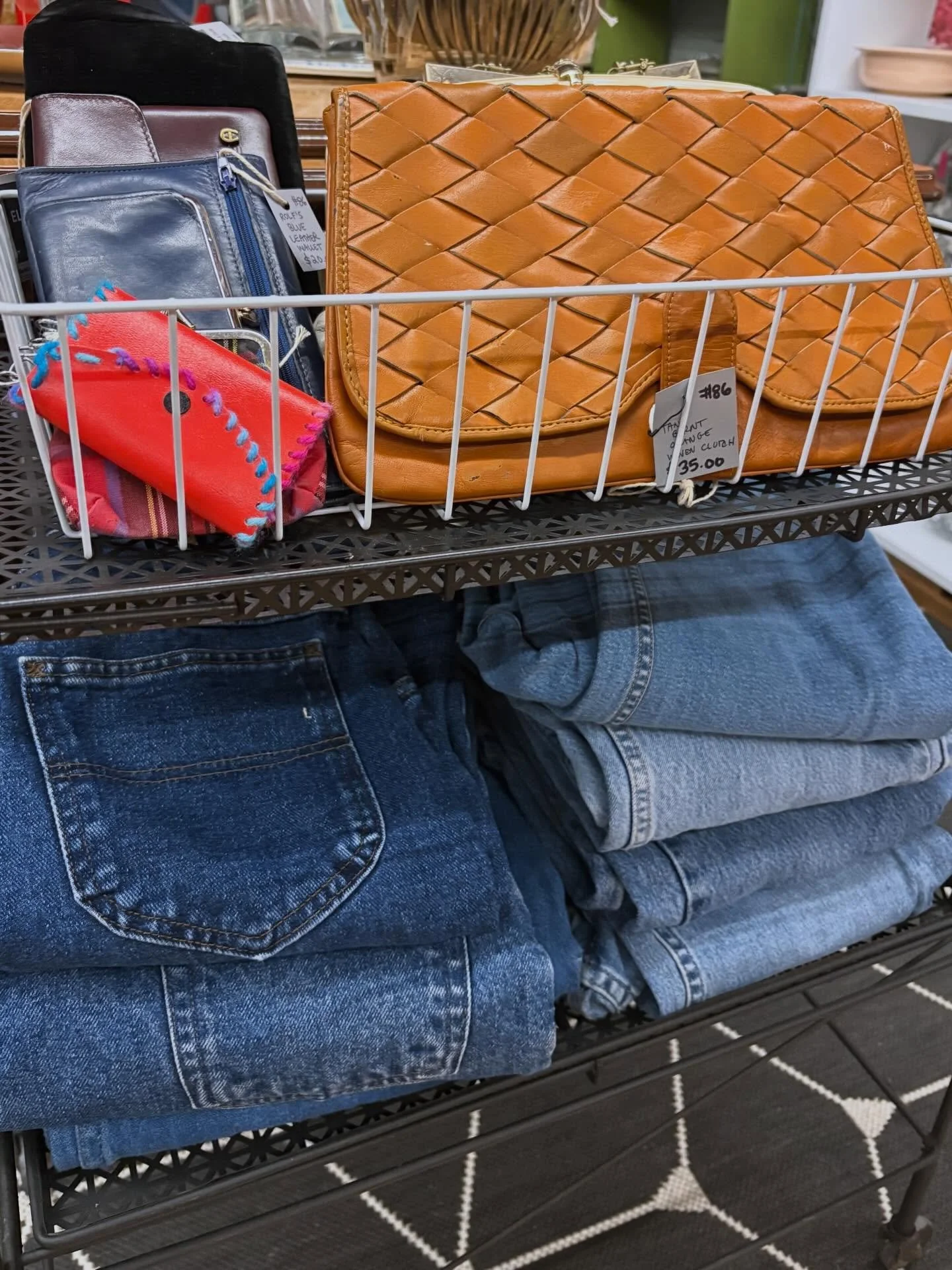 Well stocked with vintage denim at @nvewarehouse 
&bull;
&bull;
&bull;
#vintagedenim #vintagejeans #y2kfashion #gapjeans #polojeans