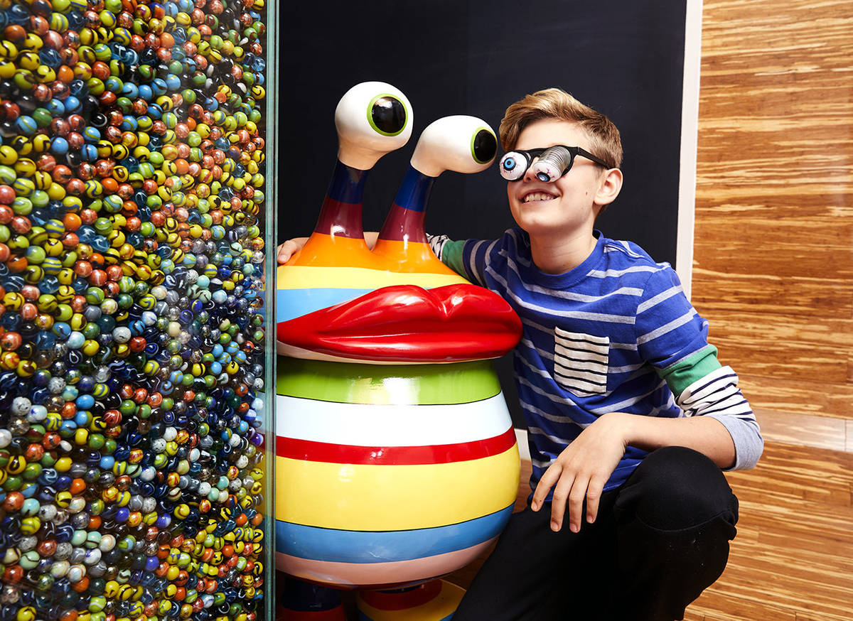 Kids_PlayingintheHall_043.jpg