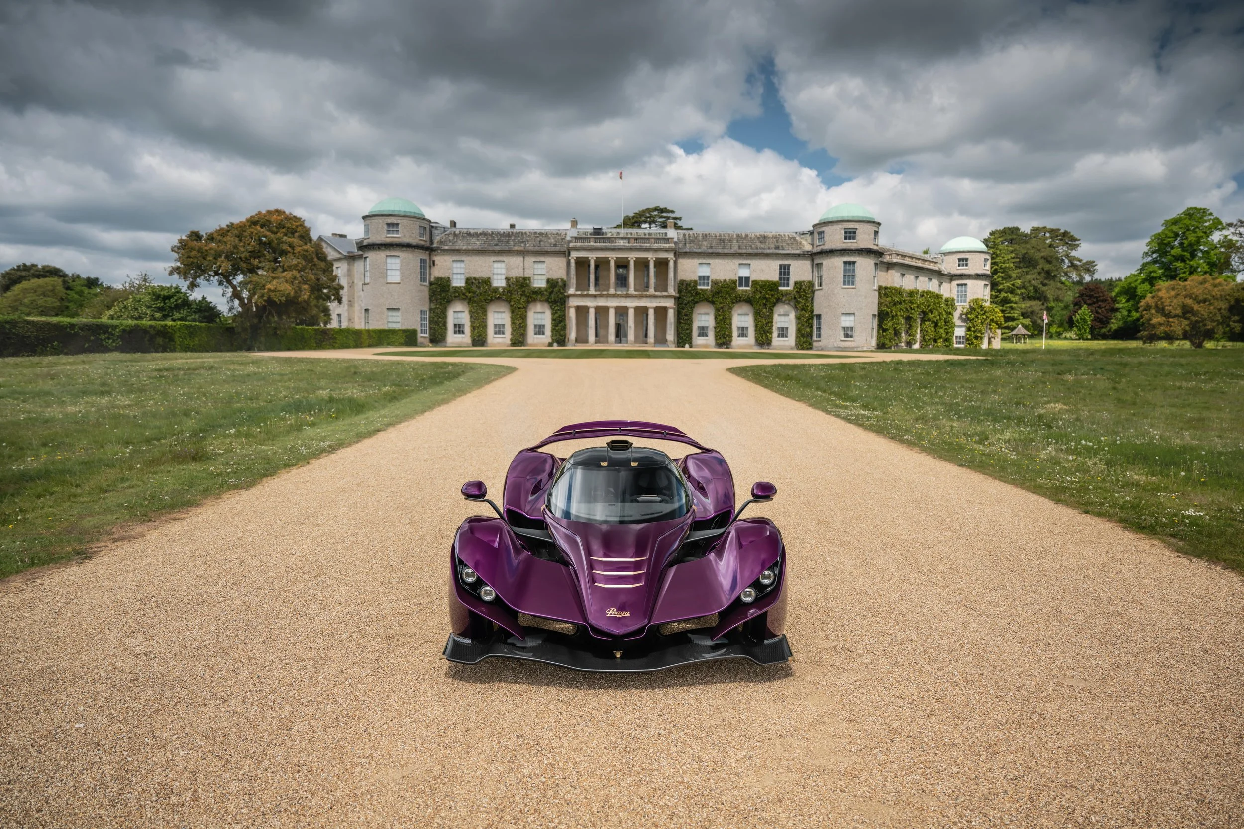 Praga-Goodwood-2-min.jpg