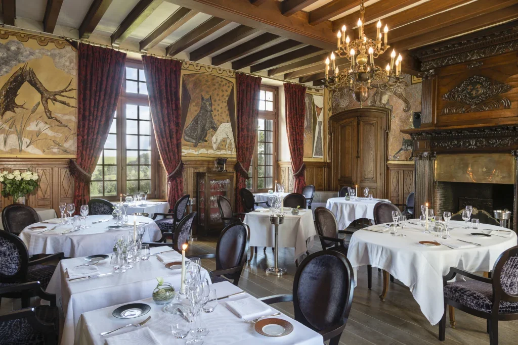 salle1-cheminee-1024x683.webp