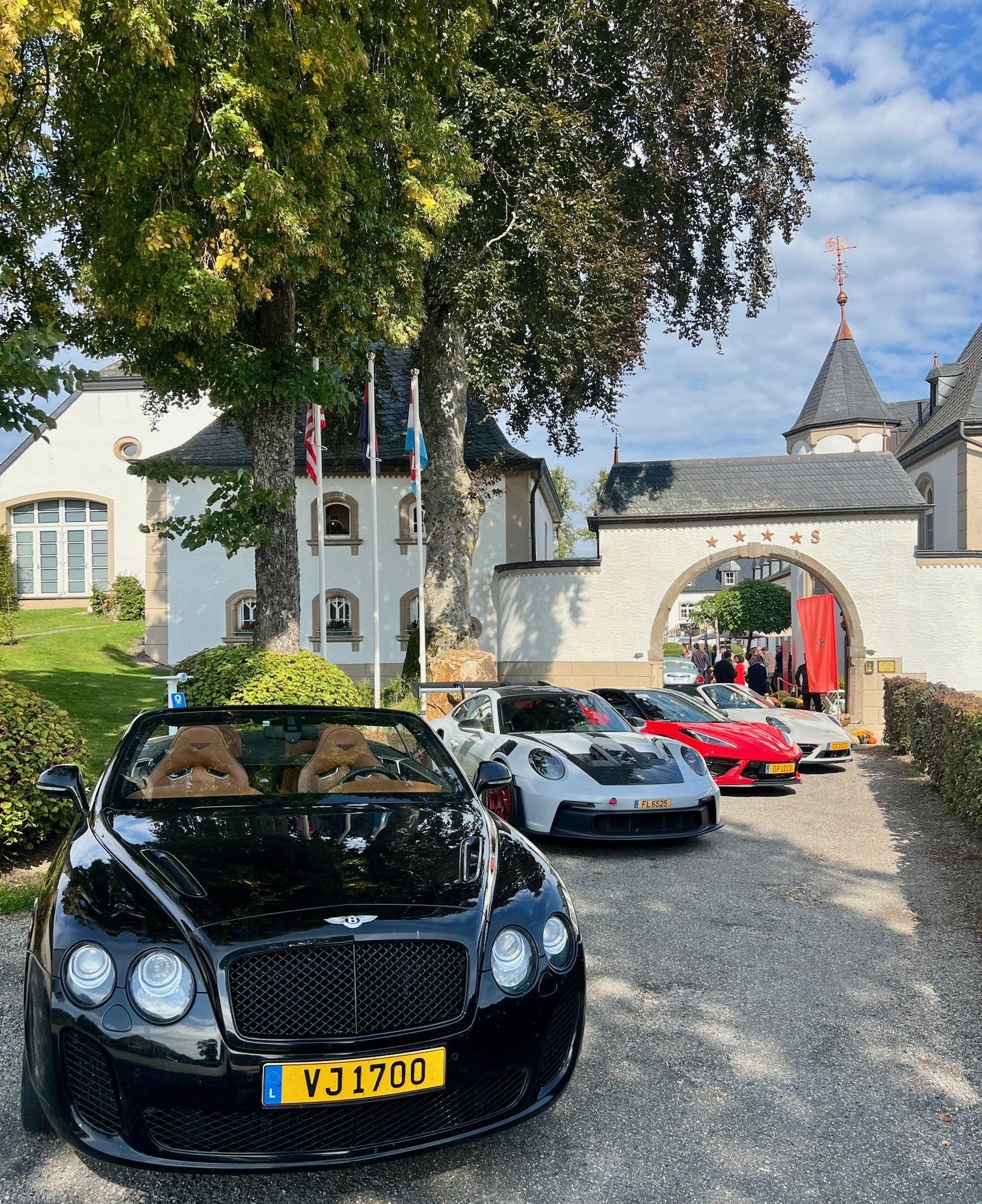 bentley chateau.jpg