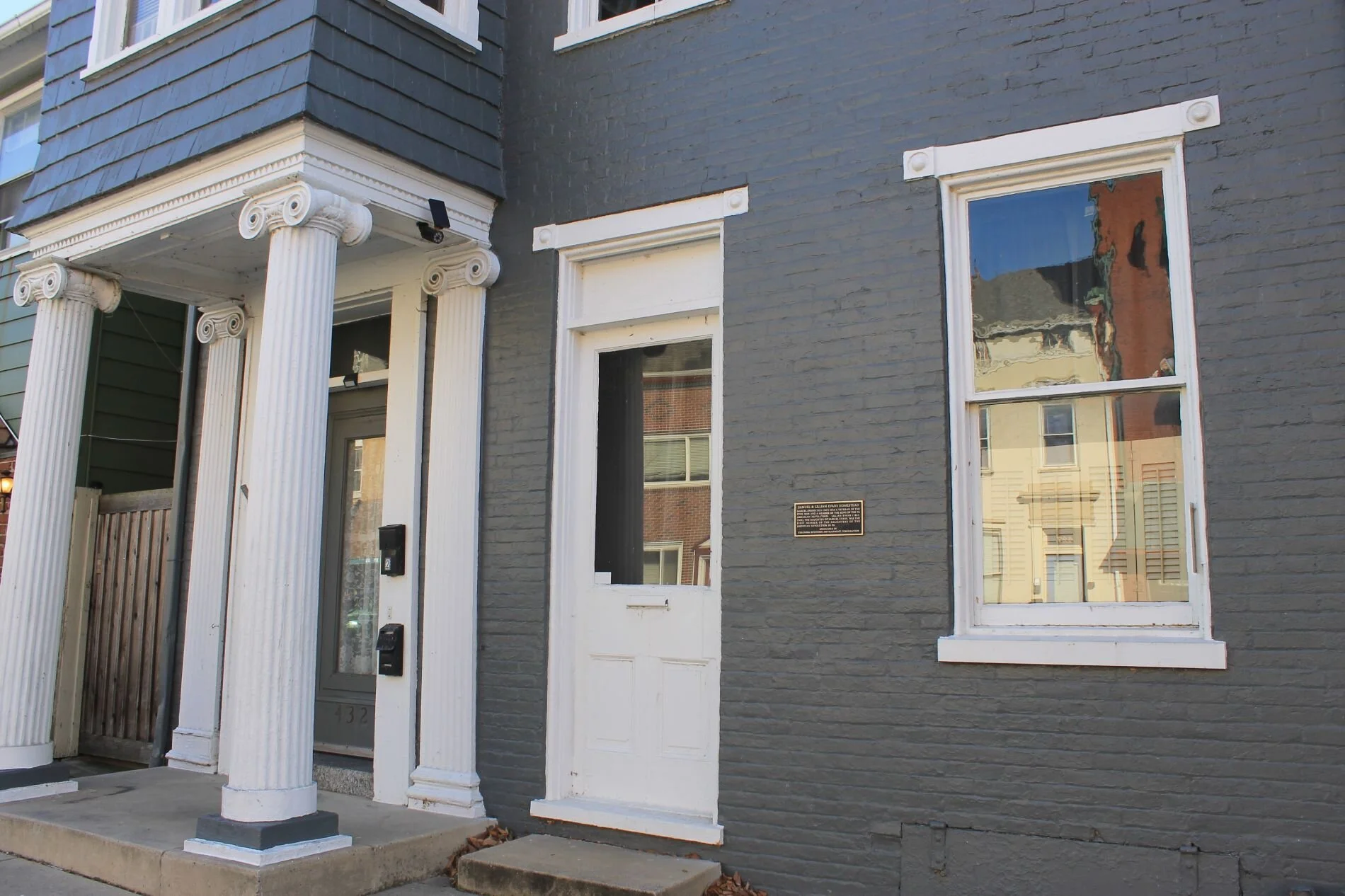 Historic Plaques 432 Locust Street — Columbia Economic Development
