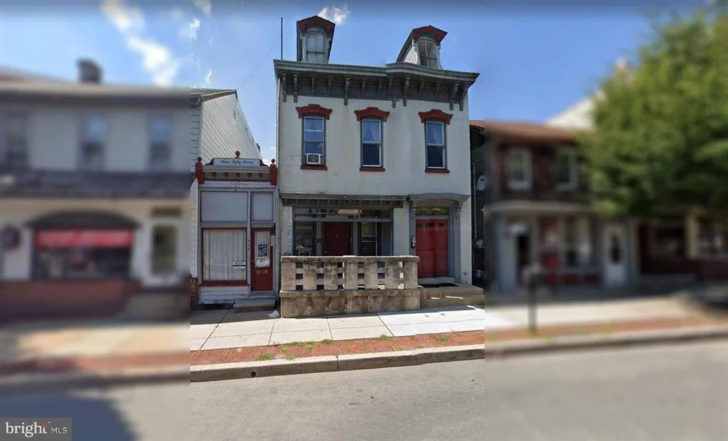 Available Office: 457 - 459 Locust Street
