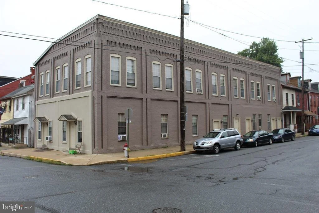 Available Office: 138 S 3rd Street