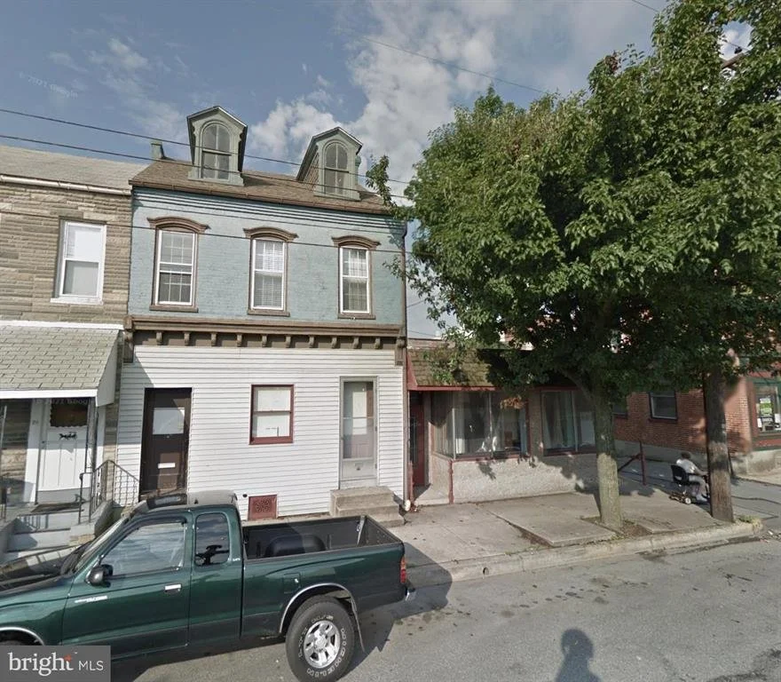 Commercial Space: 20 S Third Street  Columbia, PA 17512