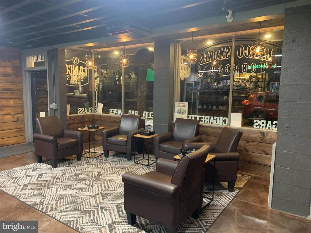 Commercial Space: 20 S 3rd St 