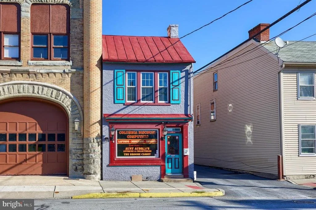 Commercial Lease: 23 N 4th St, Columbia, PA 17512 