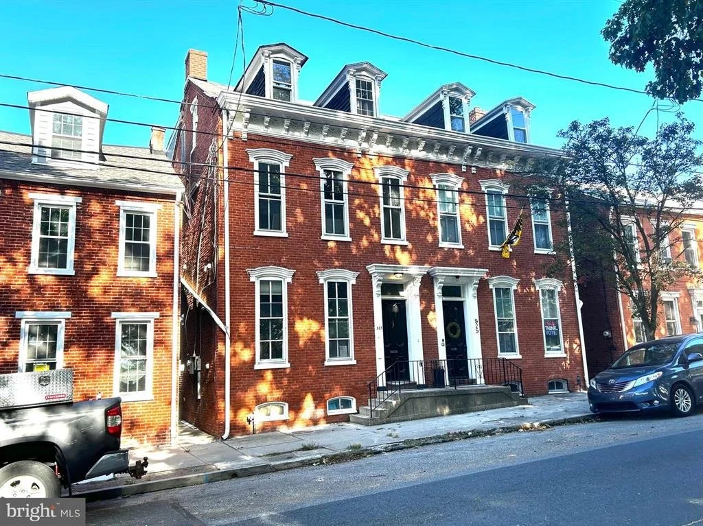 Commercial Sale: 523 Locust Street  Columbia, PA 17512