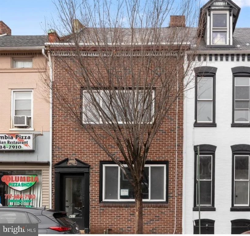 Commercial Lease: 431 Locust Street  Columbia, PA 17512