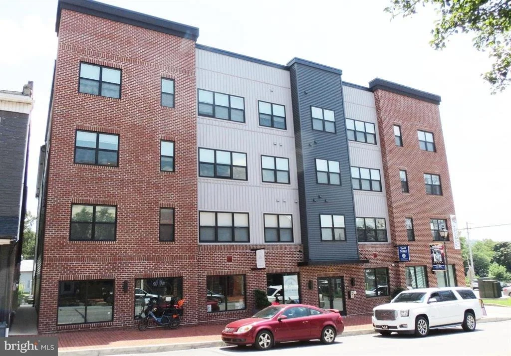 Commercial Lease: 132 Locust St #FIRST FLOOR 101  Columbia, PA 17512