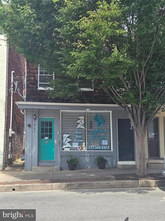 Commercial Sale: 461 Locust St, Columbia, PA 17512