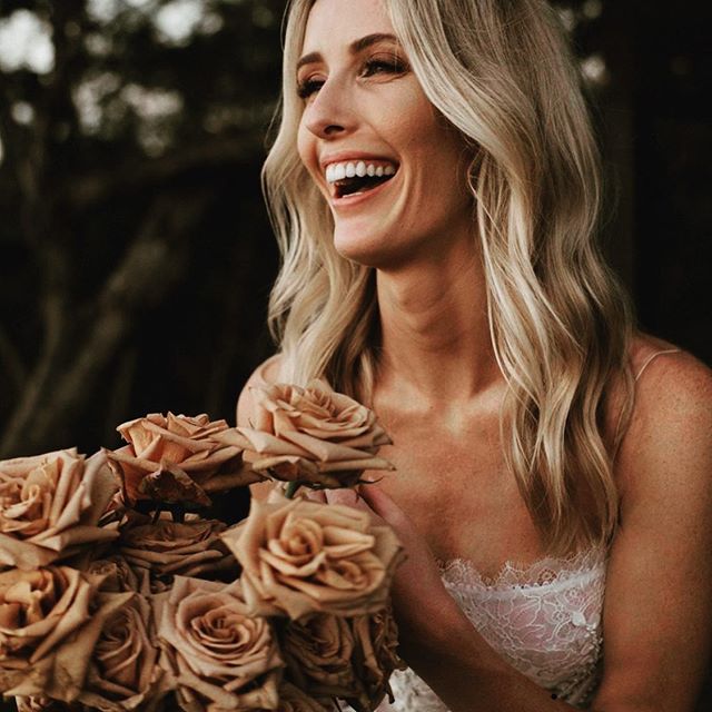 Beautiful inside and out captured perfectly by
📷 @joeywillis and 💐 by @themakehaus_ at the #thesheathershow .
.