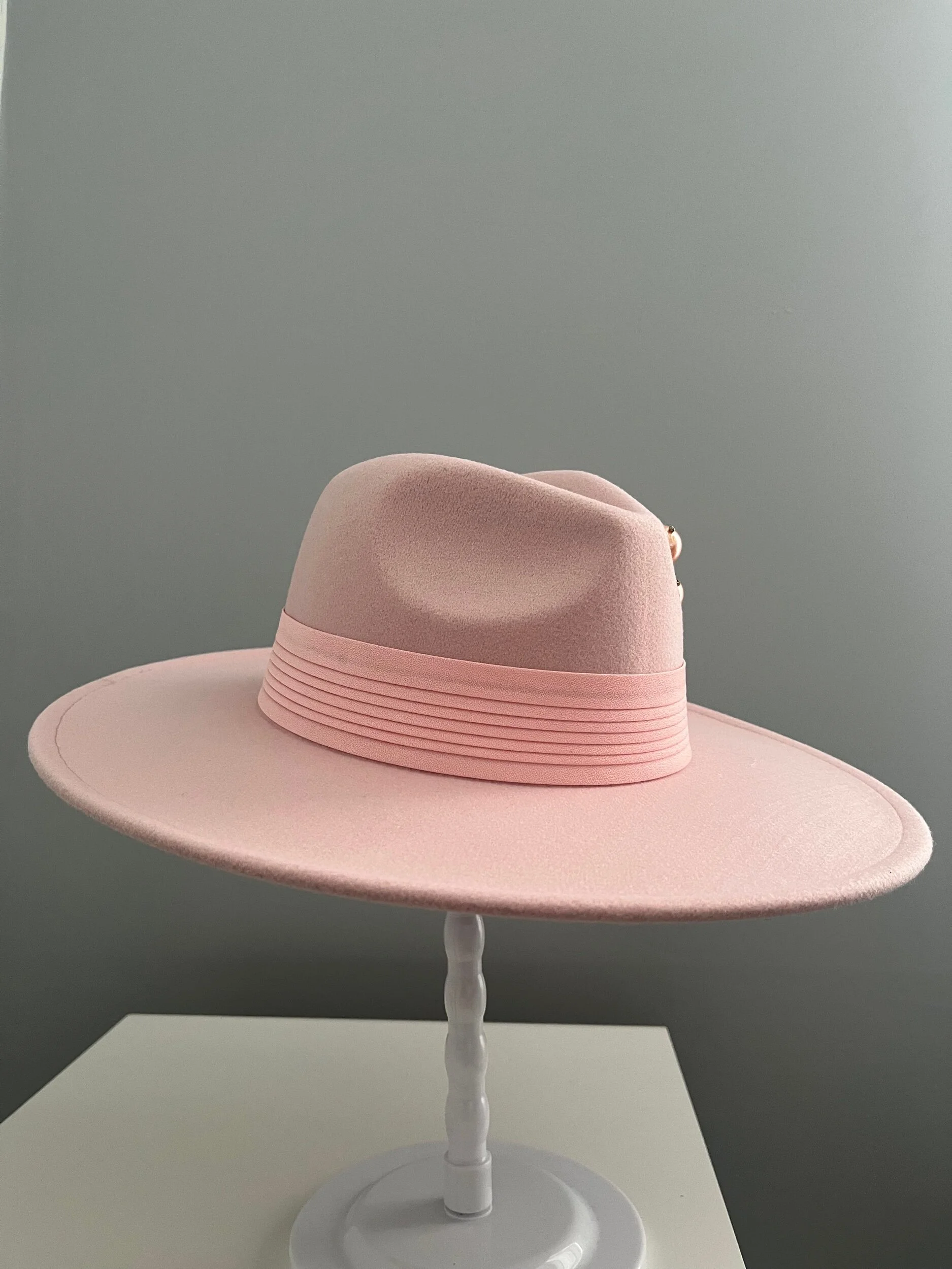 8C4D6044-F74B-4BCB-8004-3A324259CA8E