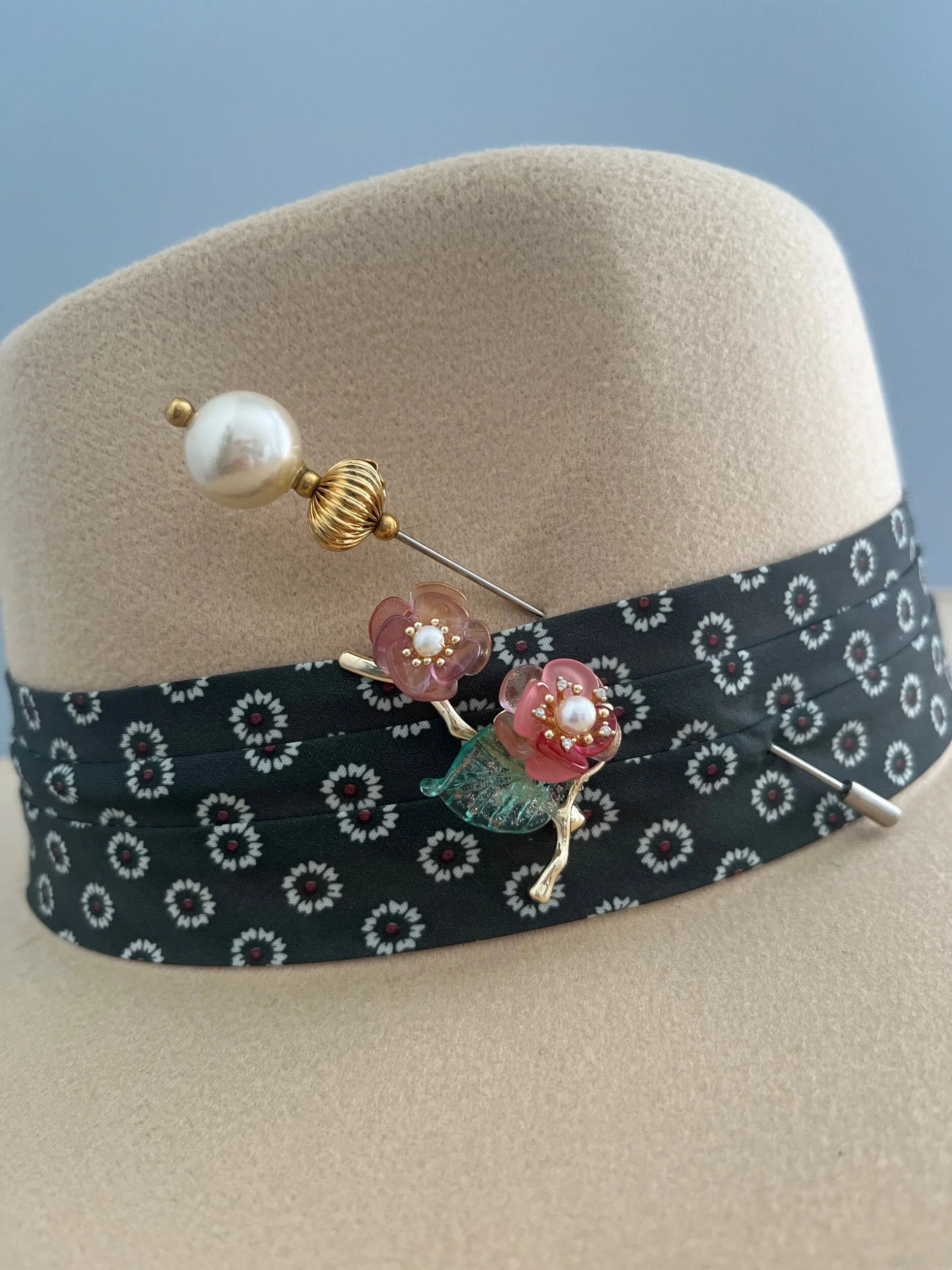 9FF43C8E-D0A8-43BD-A0EB-A2AB860B2EDB