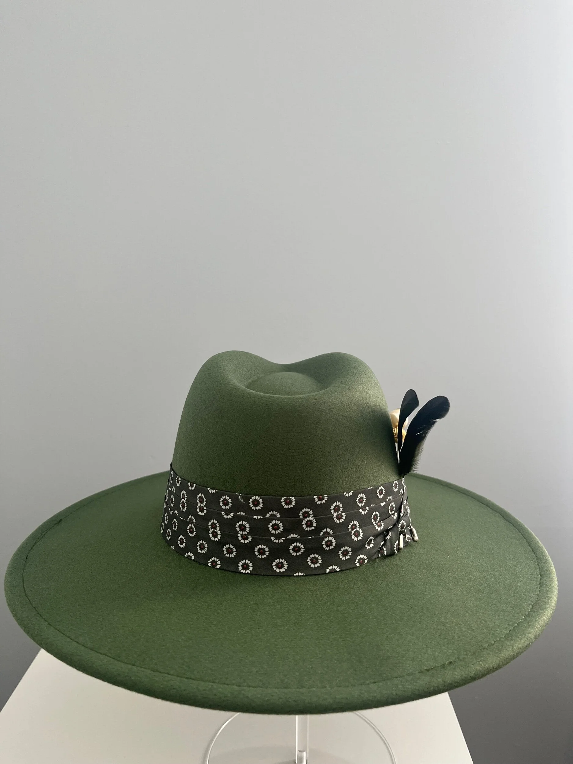 CAECD3BF-E298-4C0A-B723-C72B4FEDD443