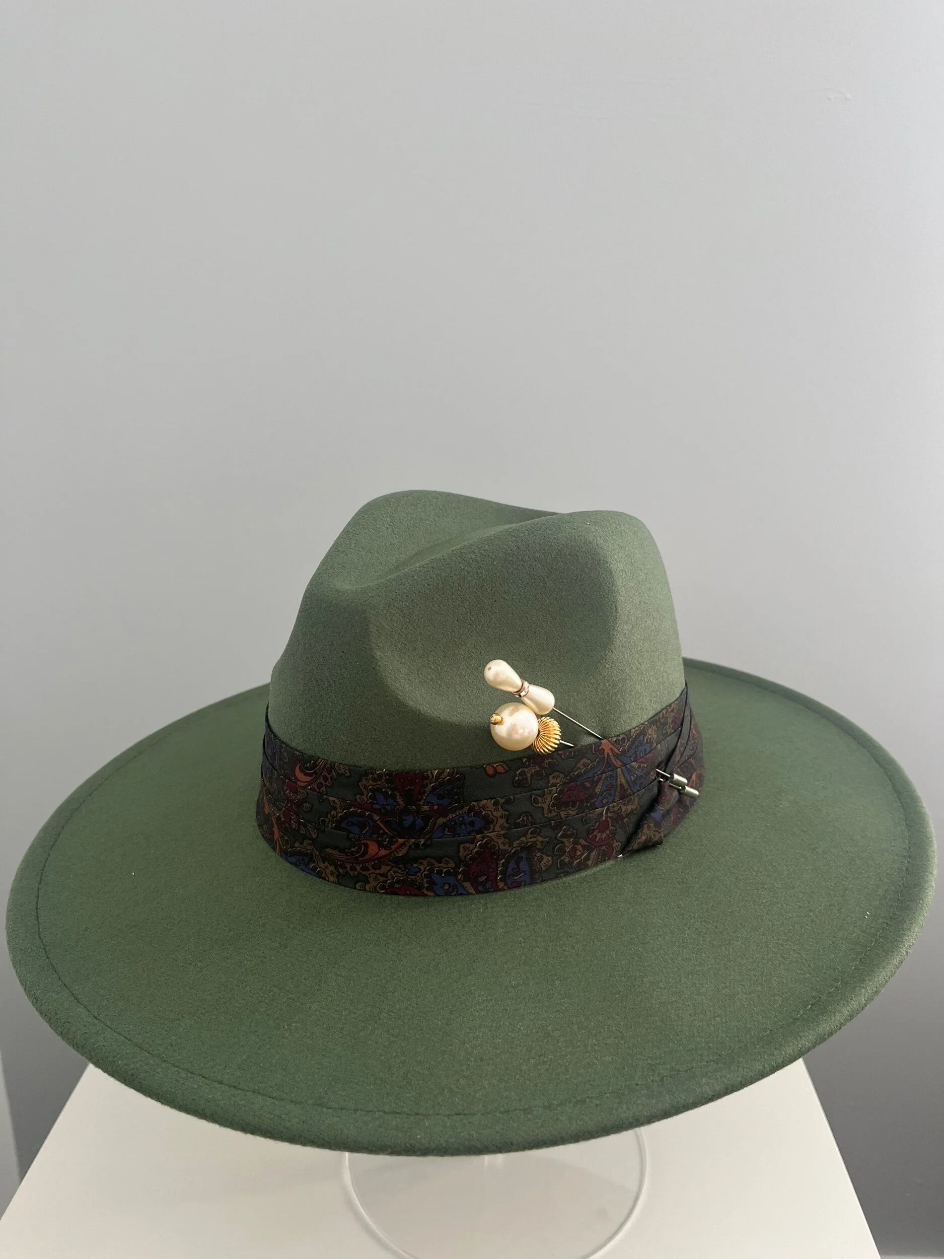 DF7D93A5-2EF8-43FA-8B21-2D4B446F0EAB