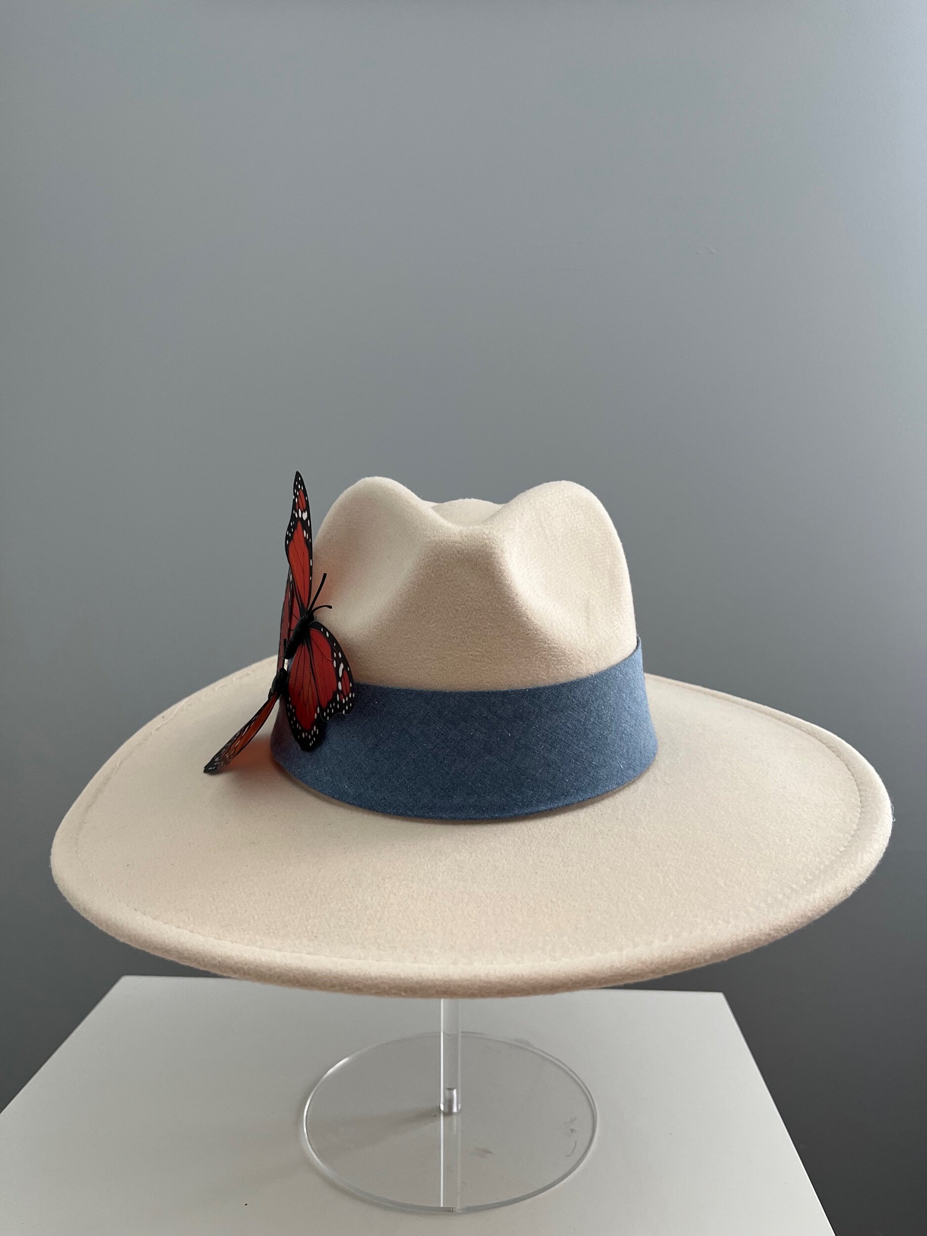 3C34388E-9B58-4EF6-A1B4-18F3C16E75C1