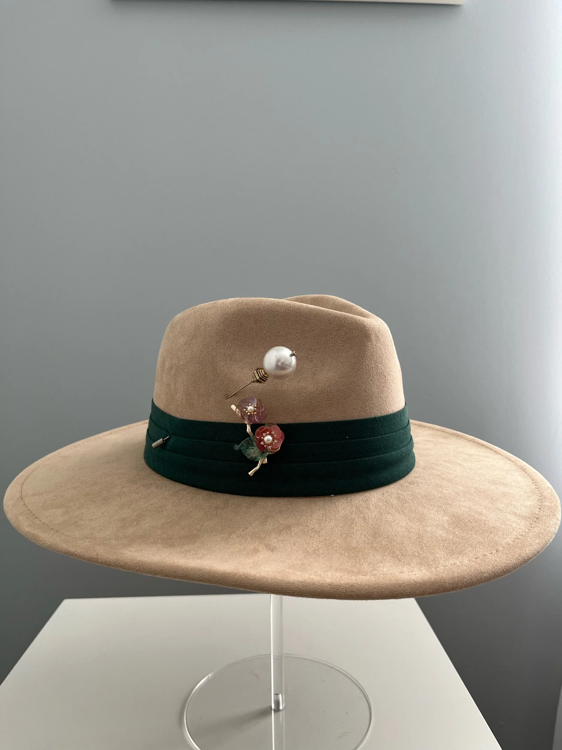 B4DD9BCD-4B8A-4EAA-BDF1-AF19E8D03DB7