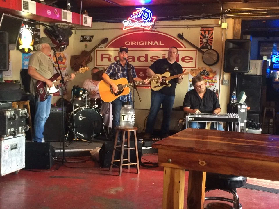 Roadside Bar & Grill