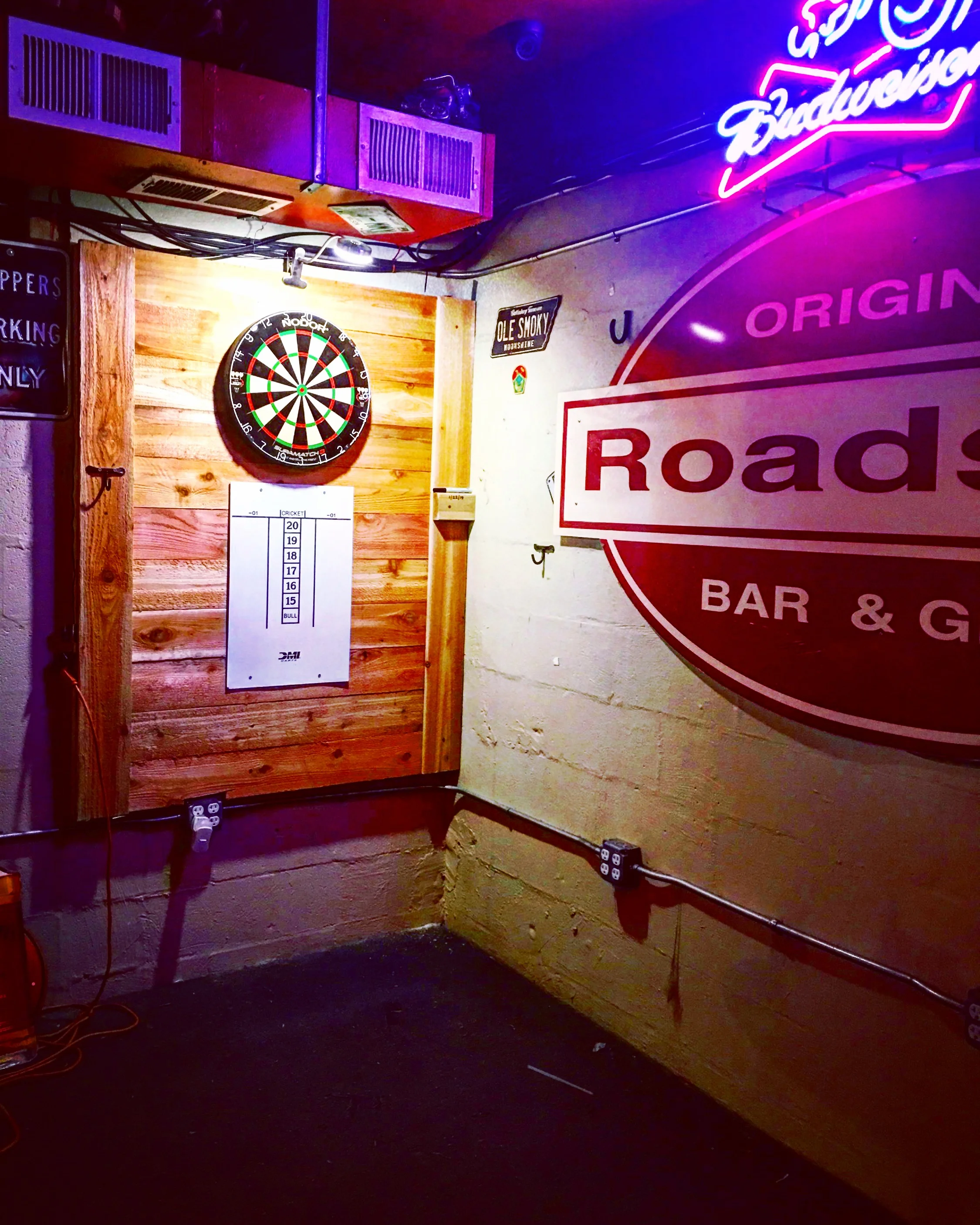 Roadside Bar & Grill