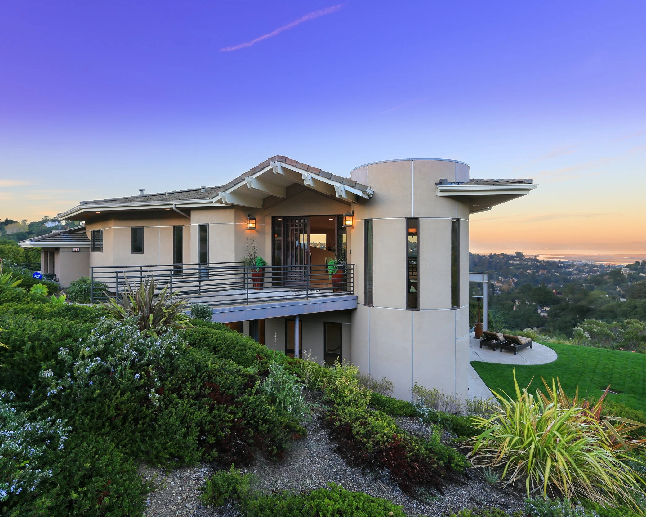 138 QUEENS COURT, SAN CARLOS